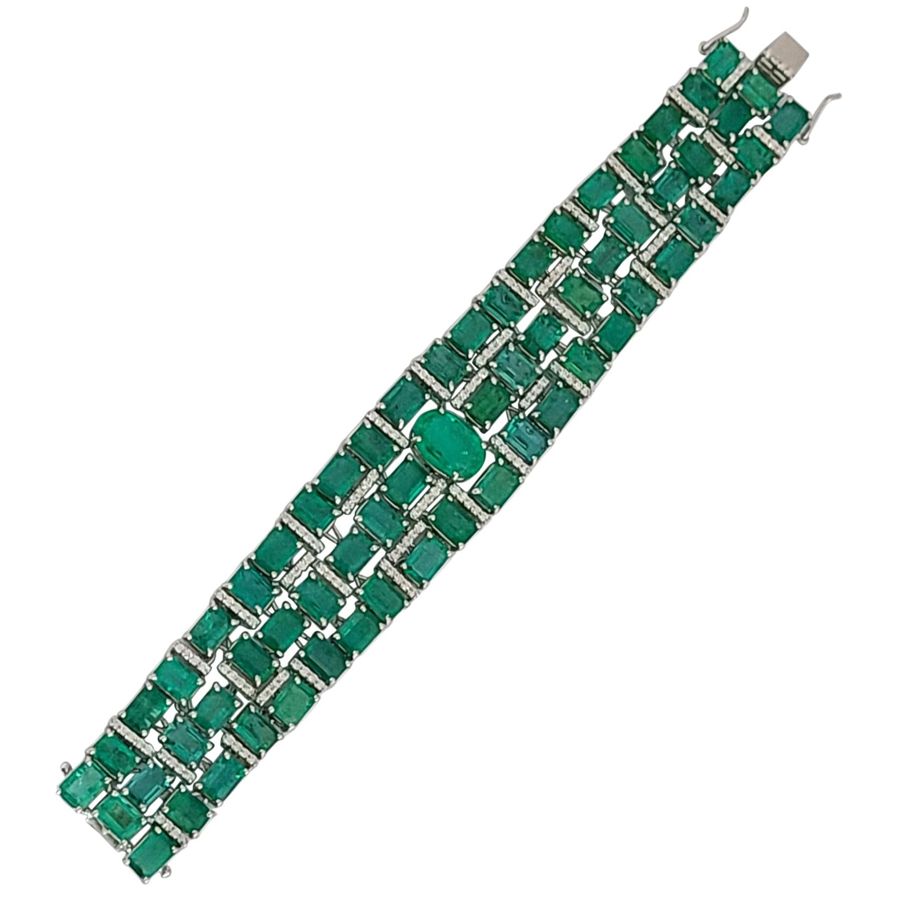 Natural Emerald Bracelet Set in 18 Karat Gold with Natural Diamonds