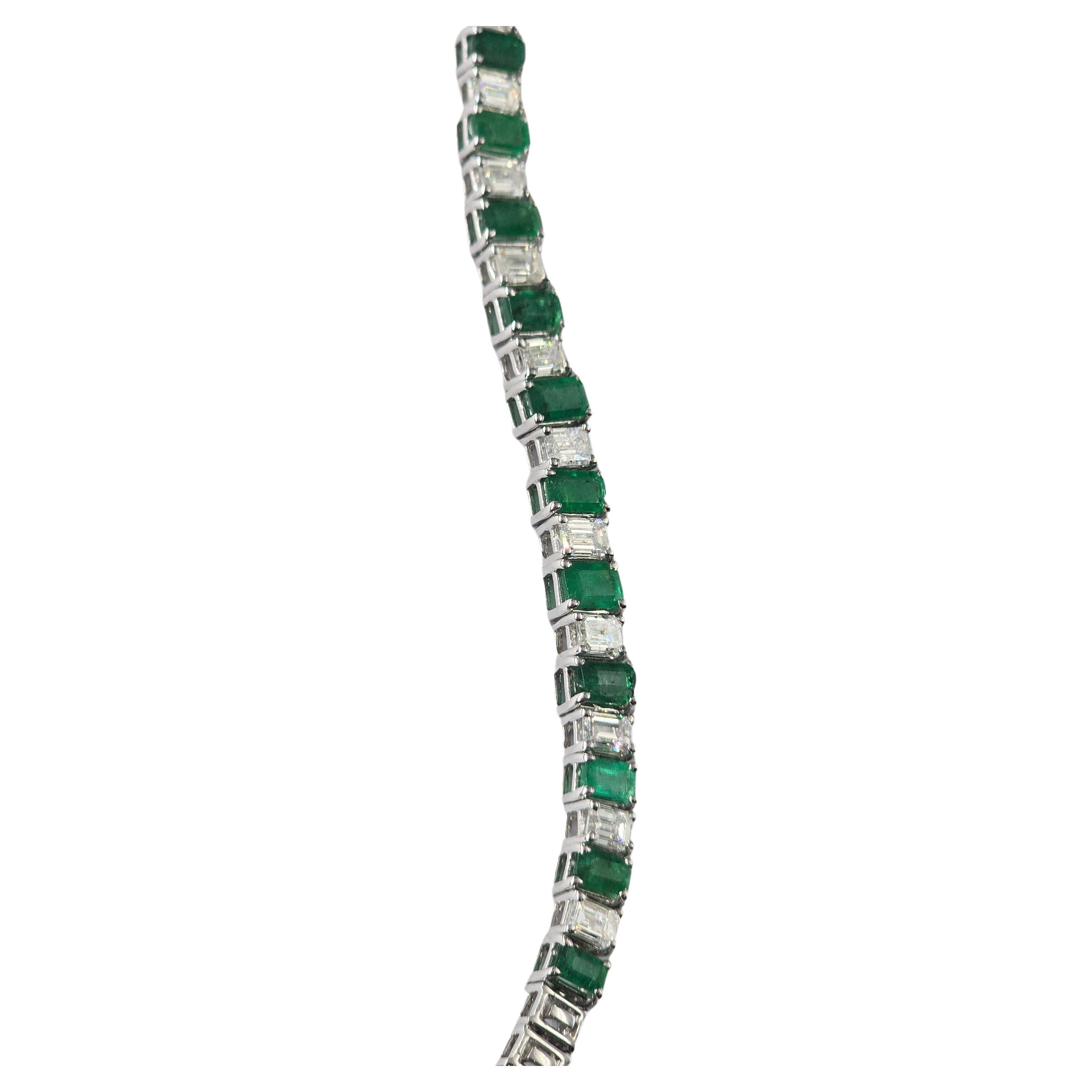 Natural emerald bracelet with diamond and 14k gold For Sale