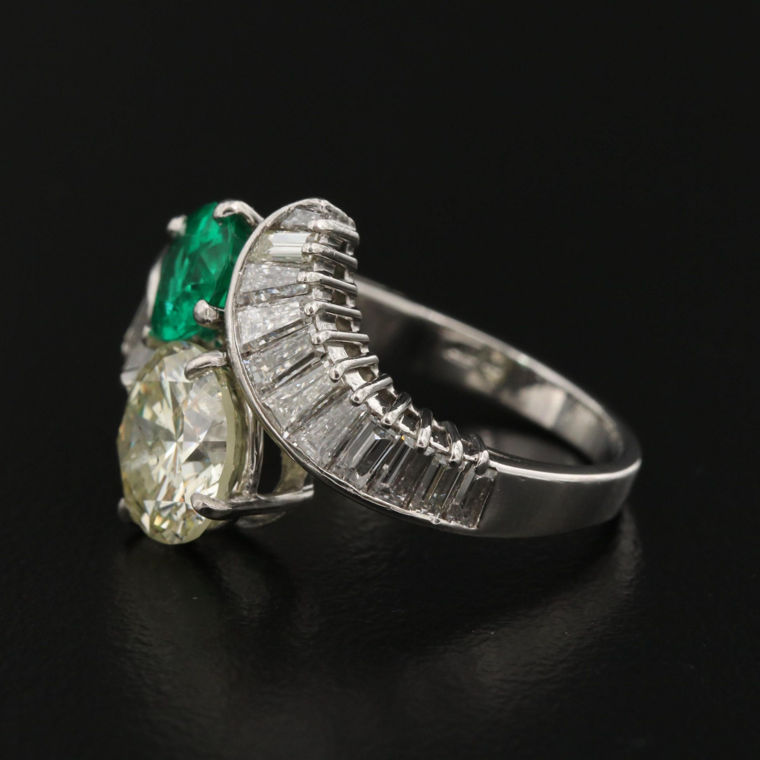 For Sale:  Art Deco 2.58 Carat Natural Diamond Emerald Bridal Ring White Gold Cocktail Ring 2
