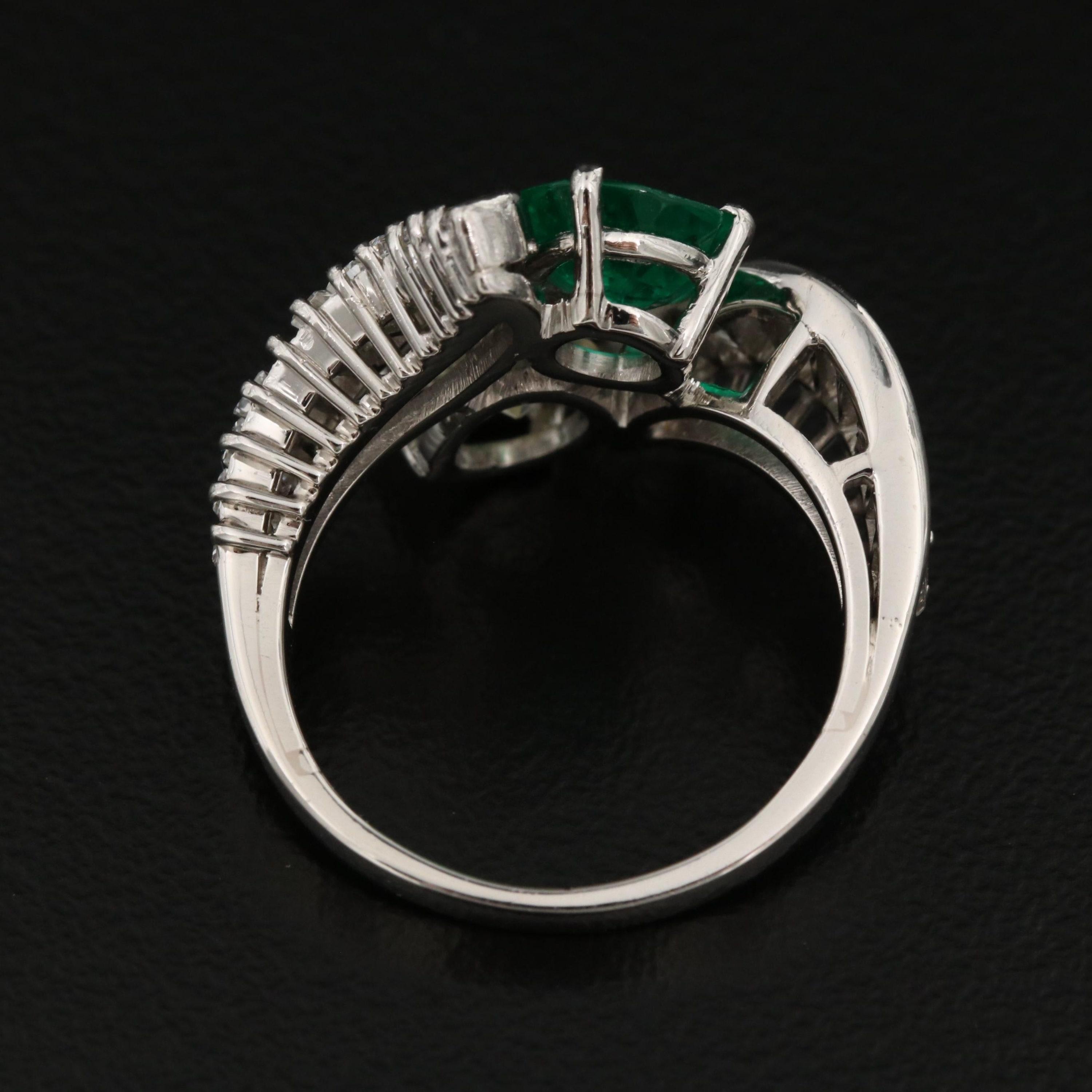 For Sale:  Art Deco 2.58 Carat Natural Diamond Emerald Bridal Ring White Gold Cocktail Ring 3