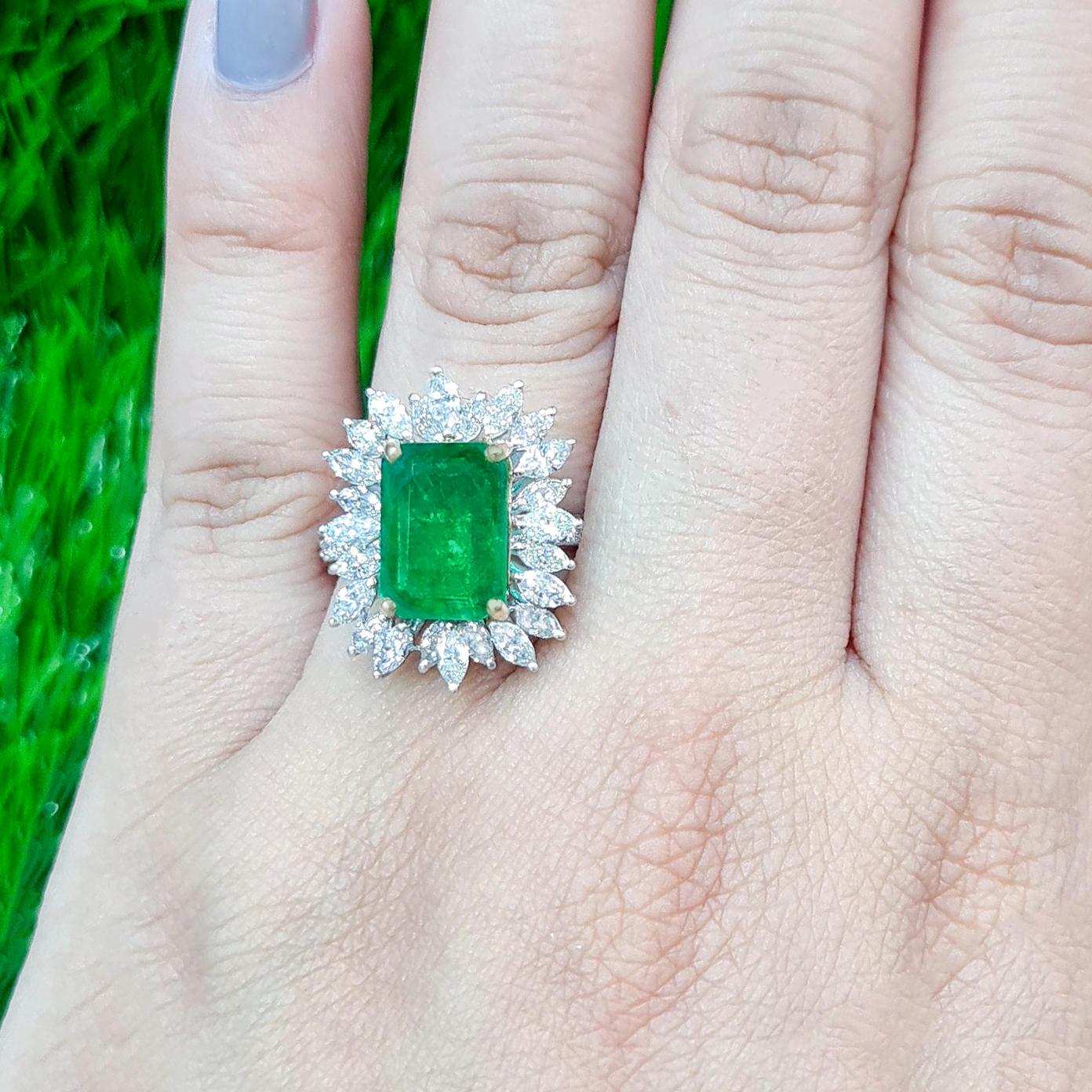 Natural Emerald Cocktail Ring Marquise Diamond Halo 4.75 Carats 18K Gold In Excellent Condition For Sale In Laguna Niguel, CA