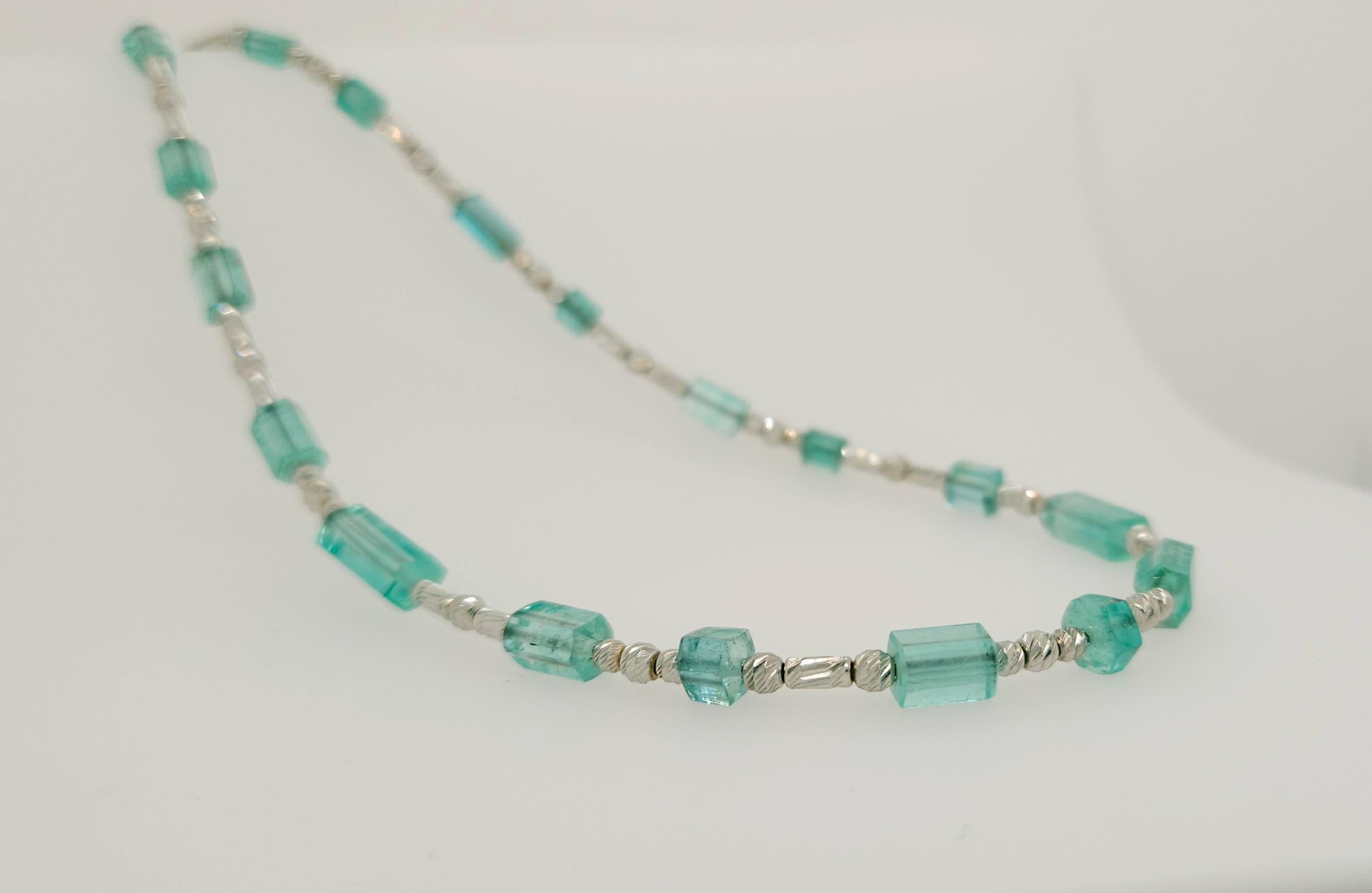 Natural Emerald Crystal Bead Necklace with 18 Carat White Gold For Sale 1