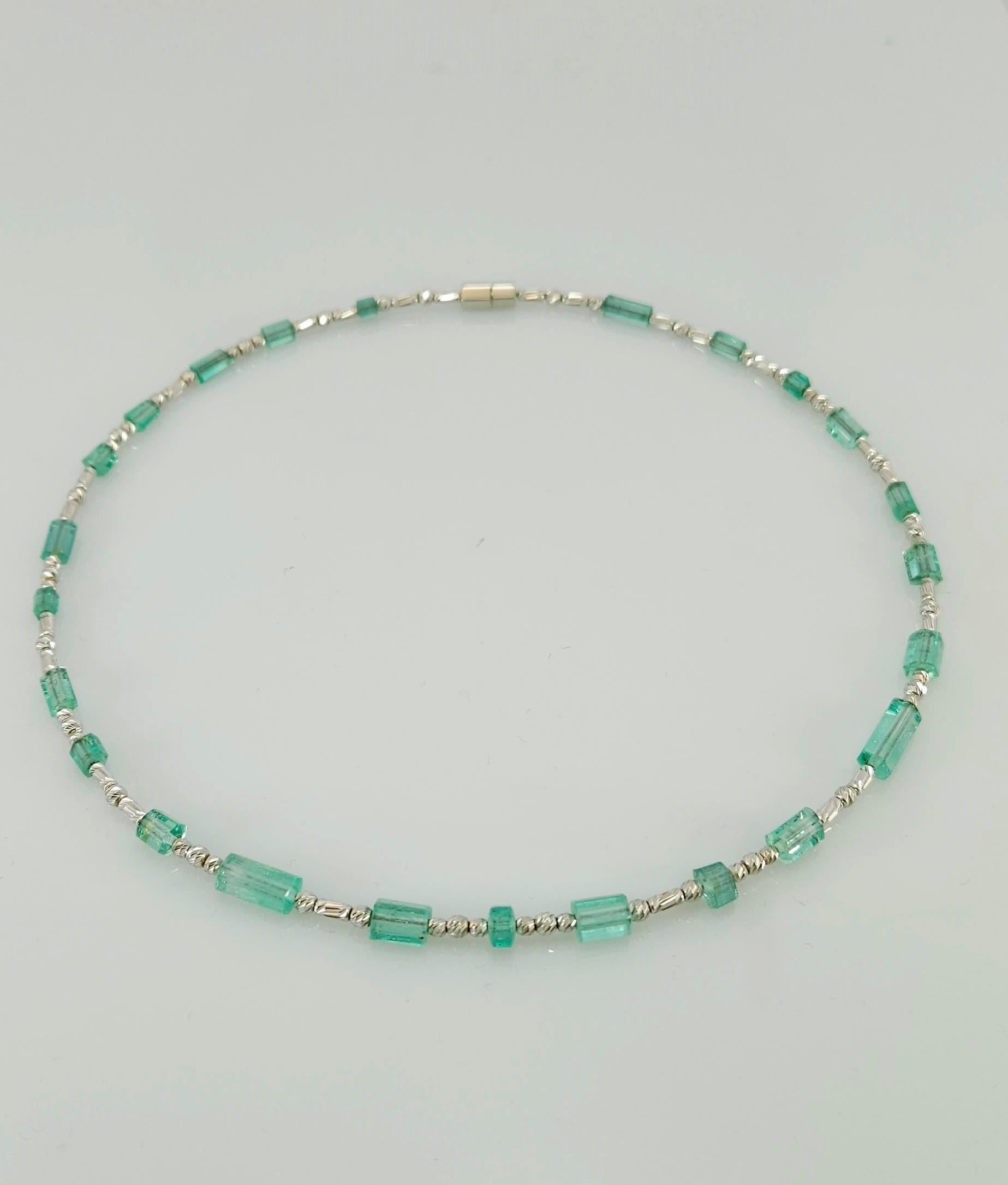 Natural Emerald Crystal Bead Necklace with 18 Carat White Gold For Sale 4