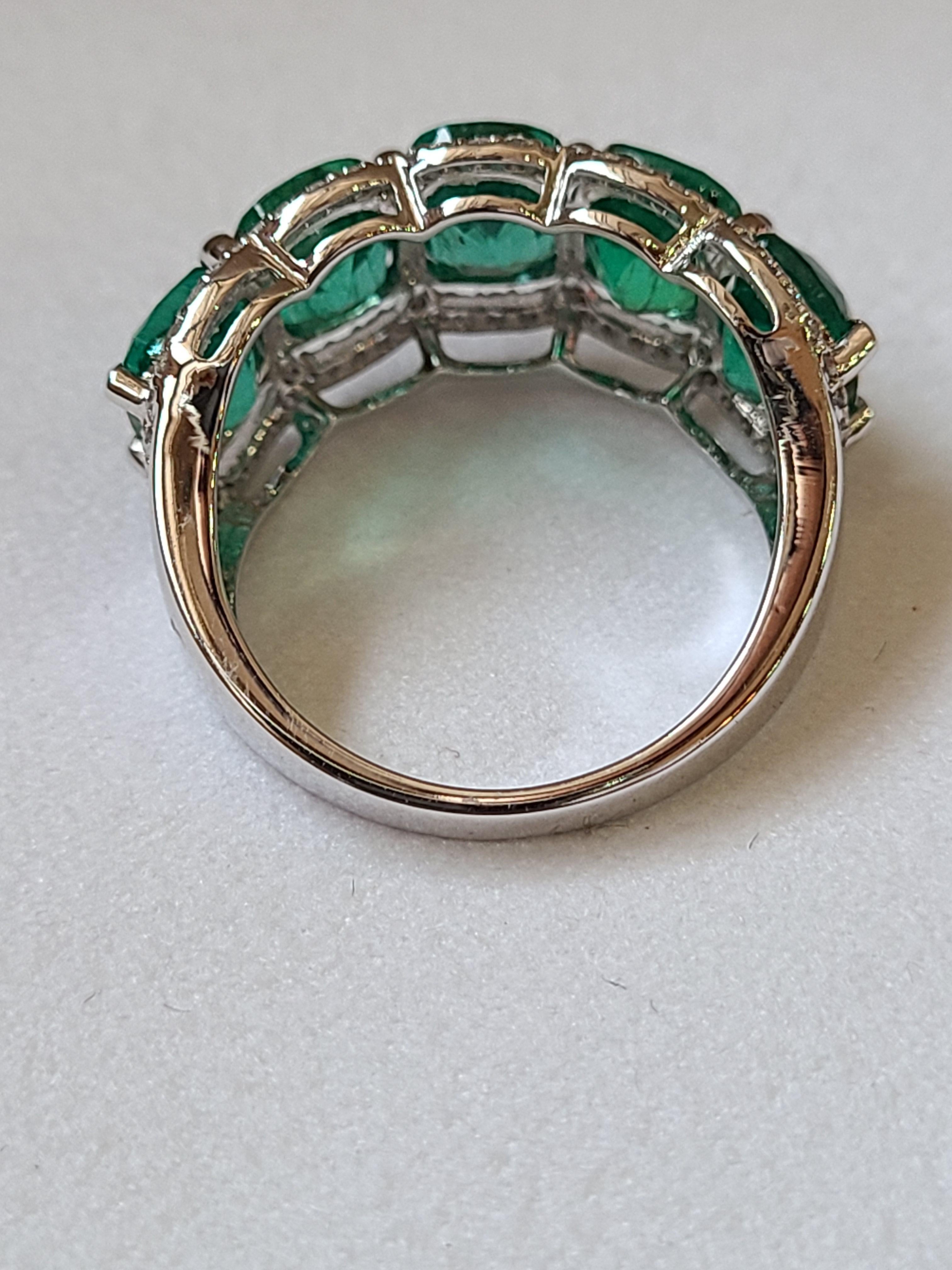 Natural Emerald Cushion Ring Set in 18 Karat Gold with Diamonds 1
