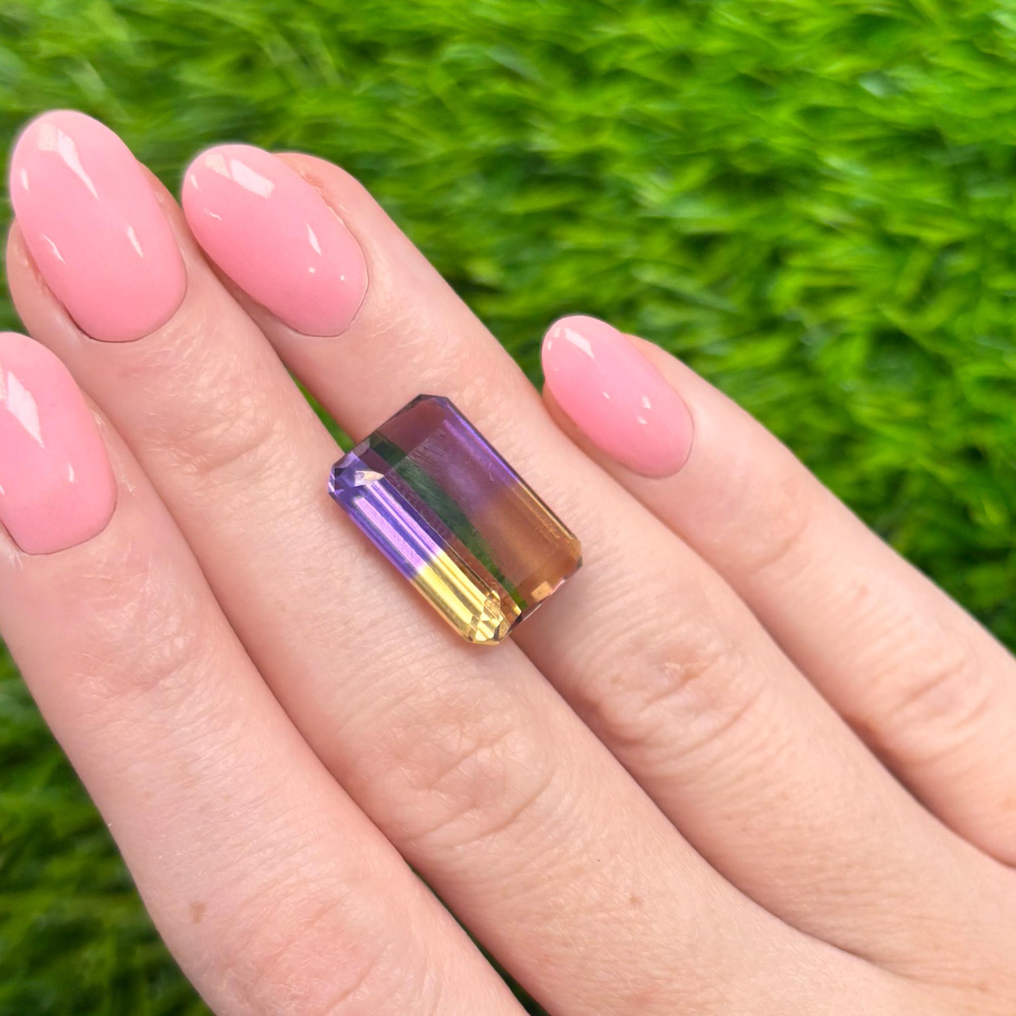 Contemporaneo Ametrino taglio smeraldo Nature 11,78 ct in vendita