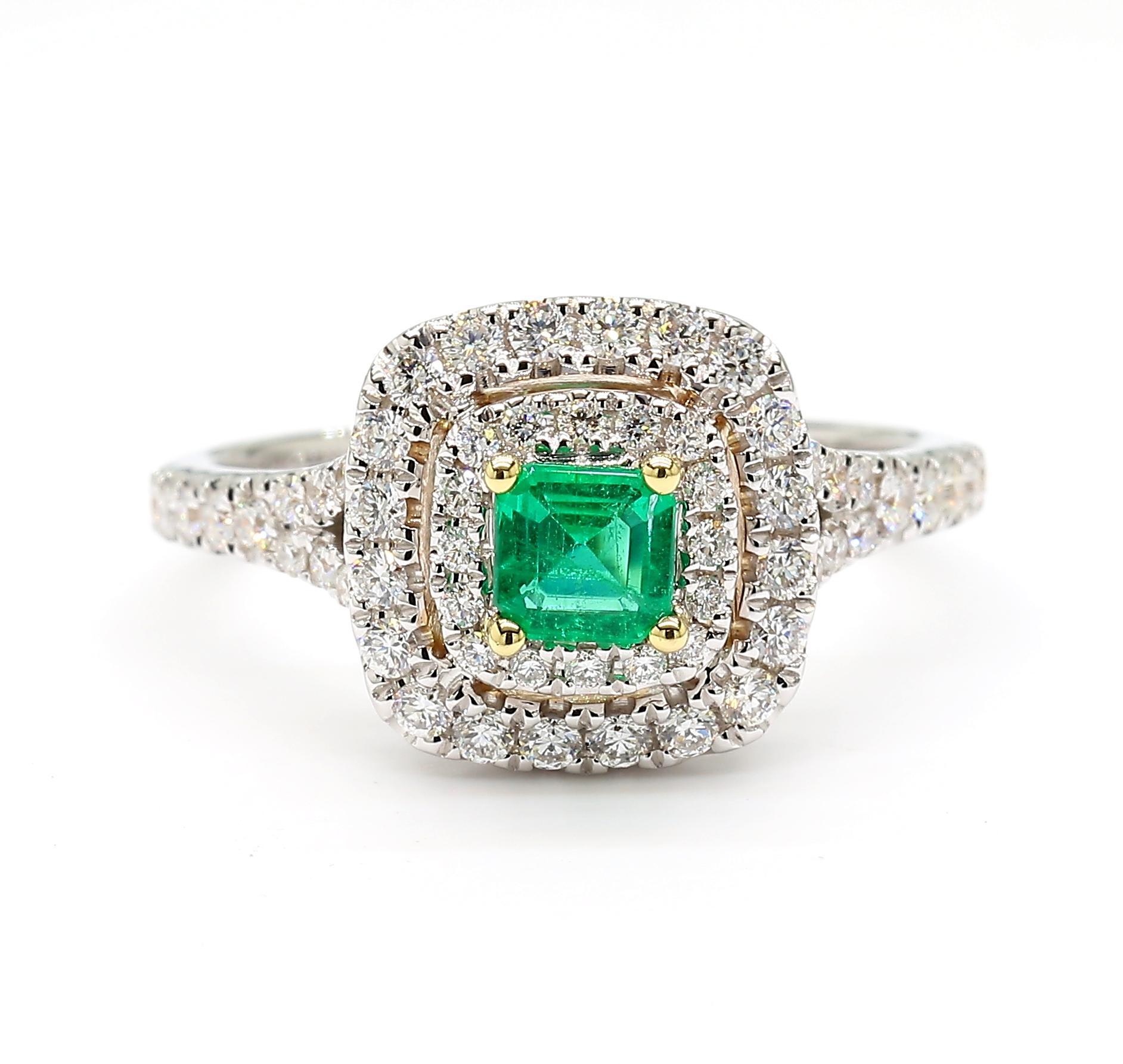 Natürlicher Smaragdschliff Smaragd und weißer Diamant .74 Karat TW Gold Cocktail-Ring (Zeitgenössisch) im Angebot