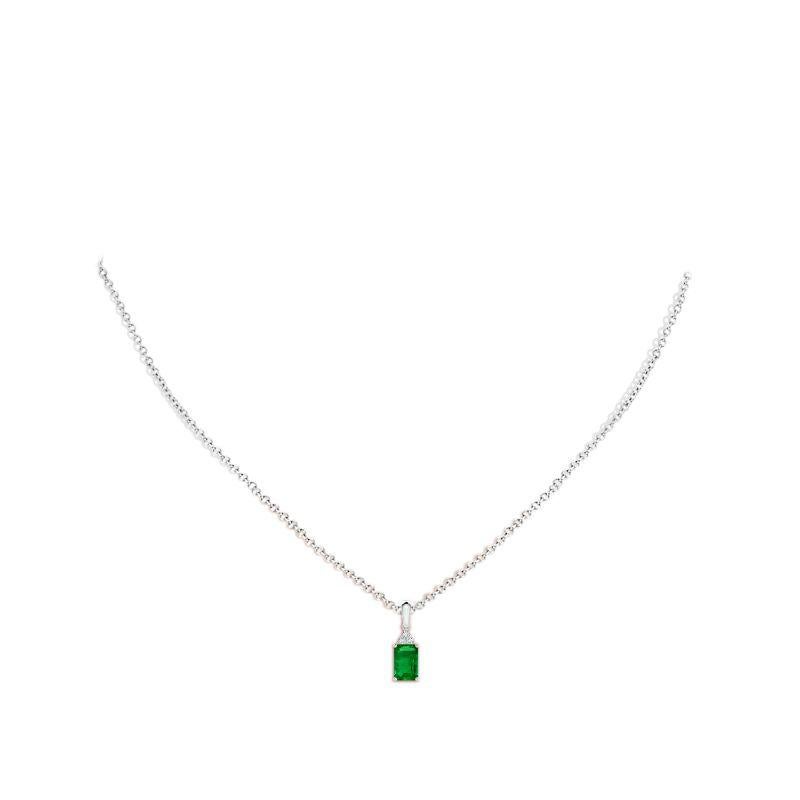 Modern Natural Emerald-Cut Emerald Pendant with Diamond in Platinum (Size-6x4mm) For Sale