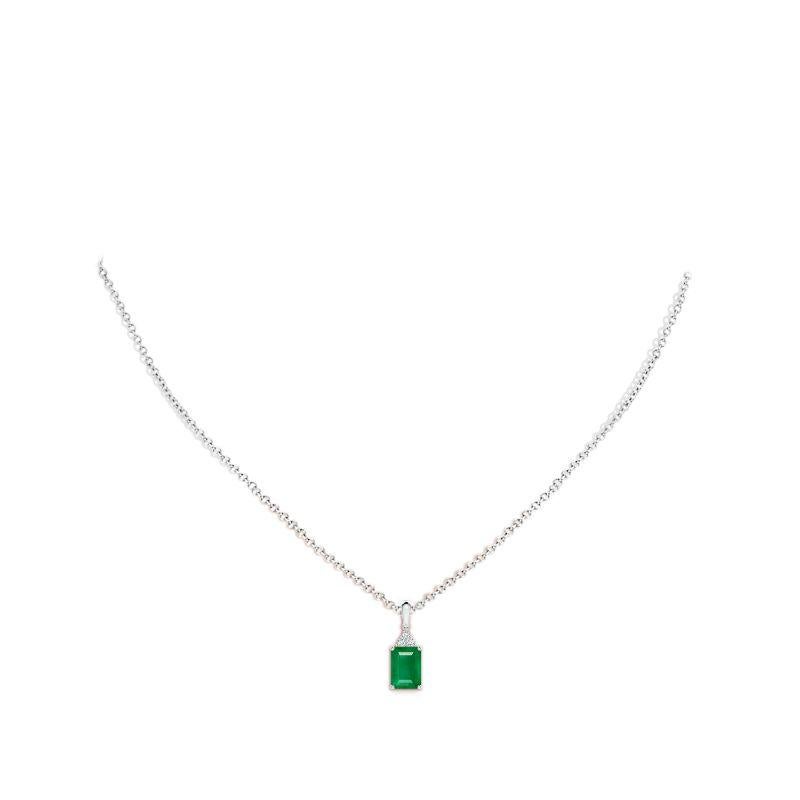Taglio smeraldo Ciondolo di smeraldo naturale con diamante in platino (dimensioni 7x5 mm) in vendita