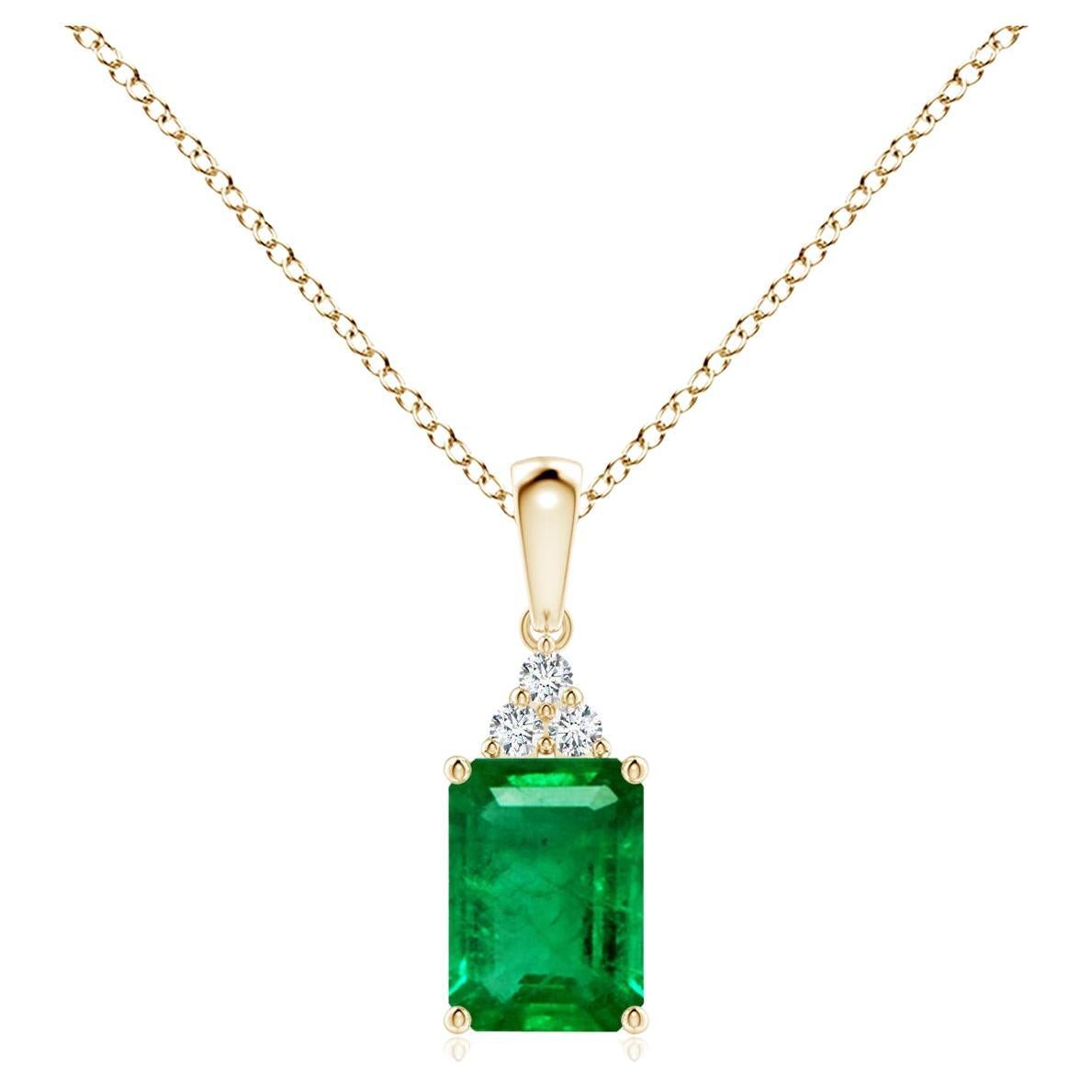 Natural Emerald-Cut Emerald Pendant with Diamond in YellowGold Size-7x5mm For Sale