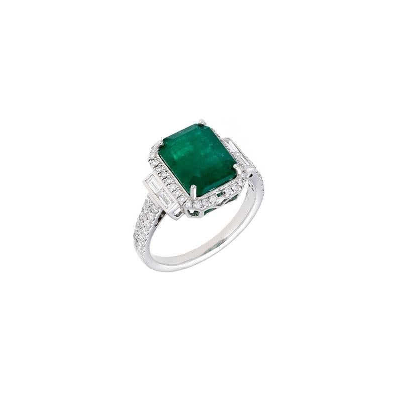 Contemporary Natural Emerald Cut Emerald Ring 18k White Gold / Halo Diamond Engagement Ring For Sale