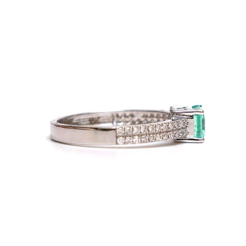 Natural Emerald cut octagon diamond ring white gold in 18k In New Condition In jaipur, IN