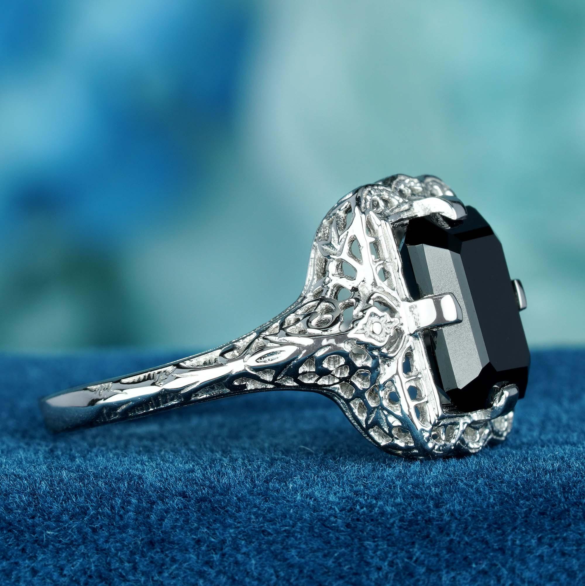 Natural Emerald Cut Onyx Vintage Style Filigree Ring in Solid 9K White Gold In New Condition For Sale In Bangkok, TH