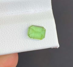 Natürlicher Smaragdschliff Peridot Edelstein: August Geburtsstein, Pakistan 1.28 Karat