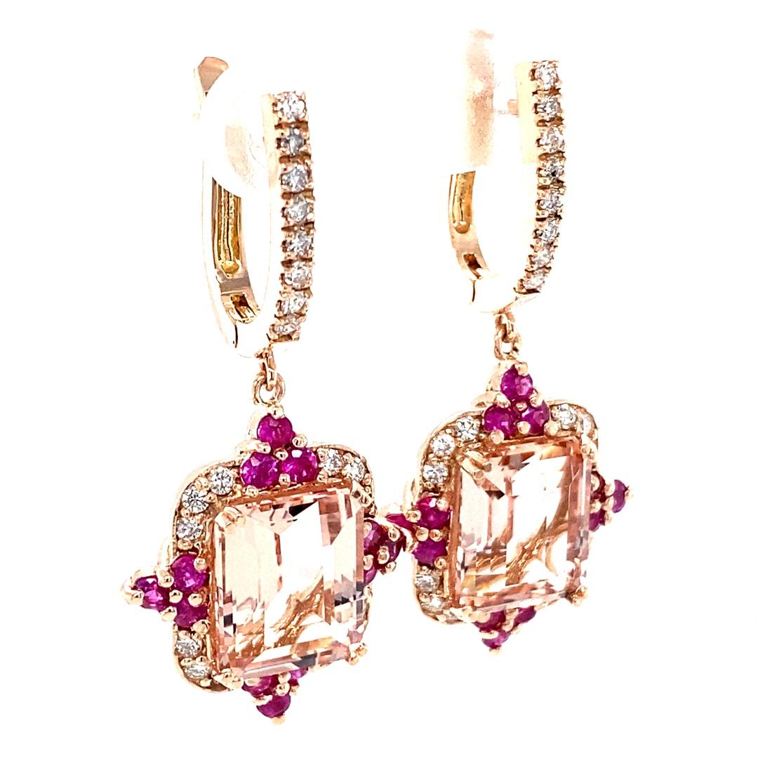 Boucles d'oreilles pendantes en or rose avec Morganite rose, diamant et saphir rose, taille émeraude naturelle Neuf - En vente à Los Angeles, CA