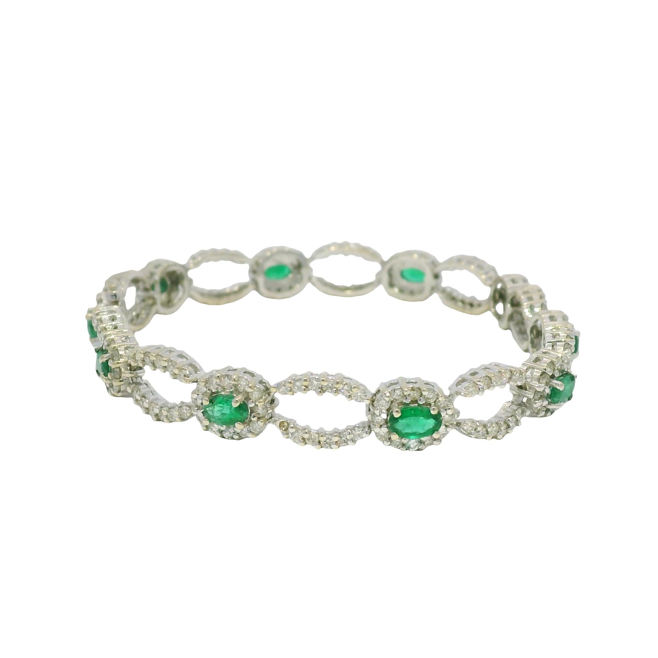 Round Cut Natural Emerald & Diamond 14-Karat Open Link Bracelet In Stock For Sale