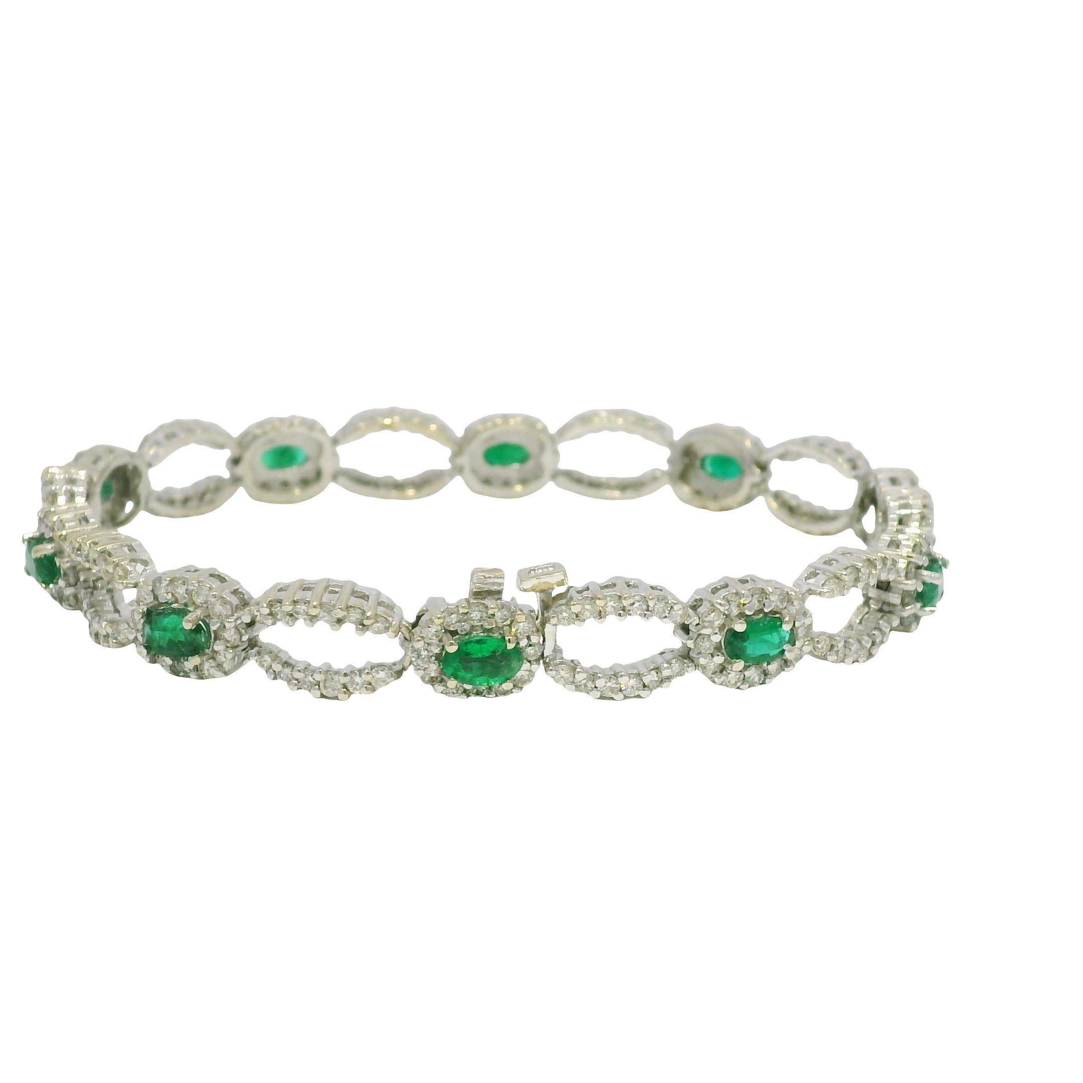 Natural Emerald & Diamond 14-Karat Open Link Bracelet In Stock In Excellent Condition For Sale In Boca Raton, FL
