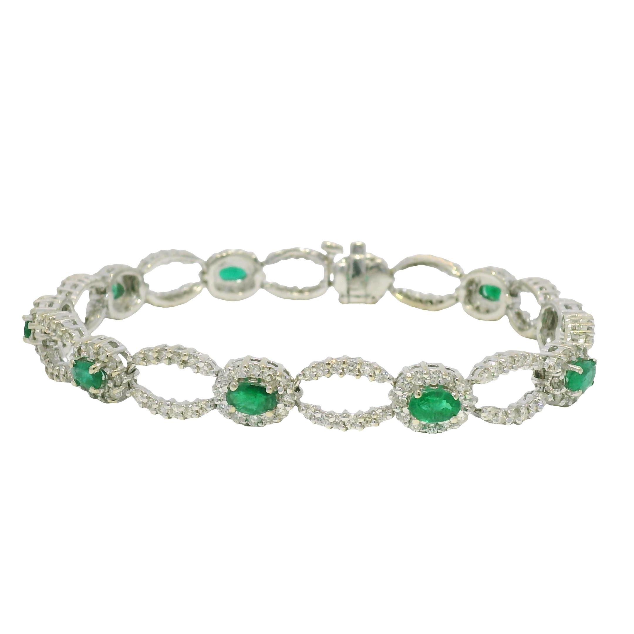 Natural Emerald & Diamond 14-Karat Open Link Bracelet In Stock For Sale 1