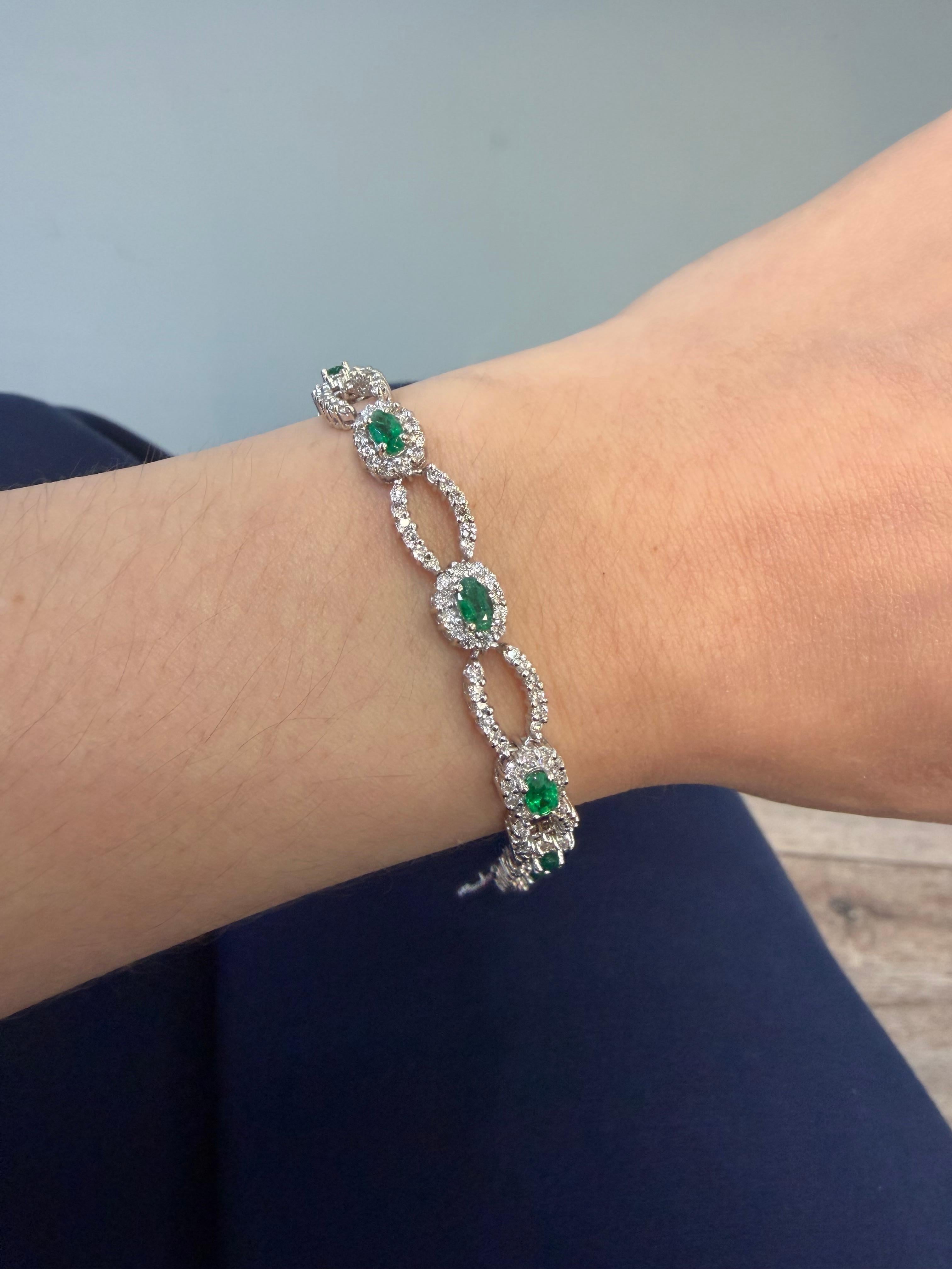 Natural Emerald & Diamond 14-Karat Open Link Bracelet In Stock For Sale 3