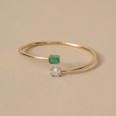 Brazalete elegante de oro de 14k con esmeralda natural y diamantes: joyería fina y delicada
