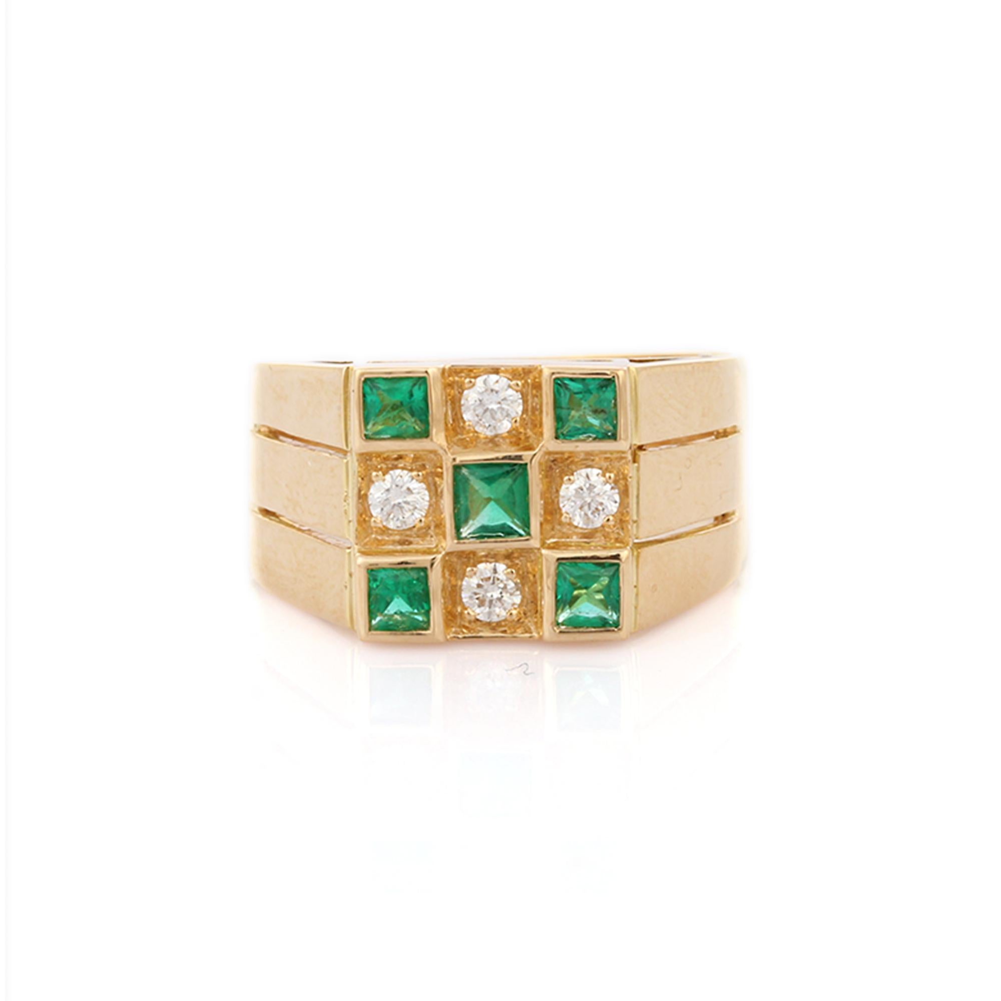 For Sale:  Natural Emerald and Diamond Engagement Ring in 18k Yellow Gold Ring for Father 5