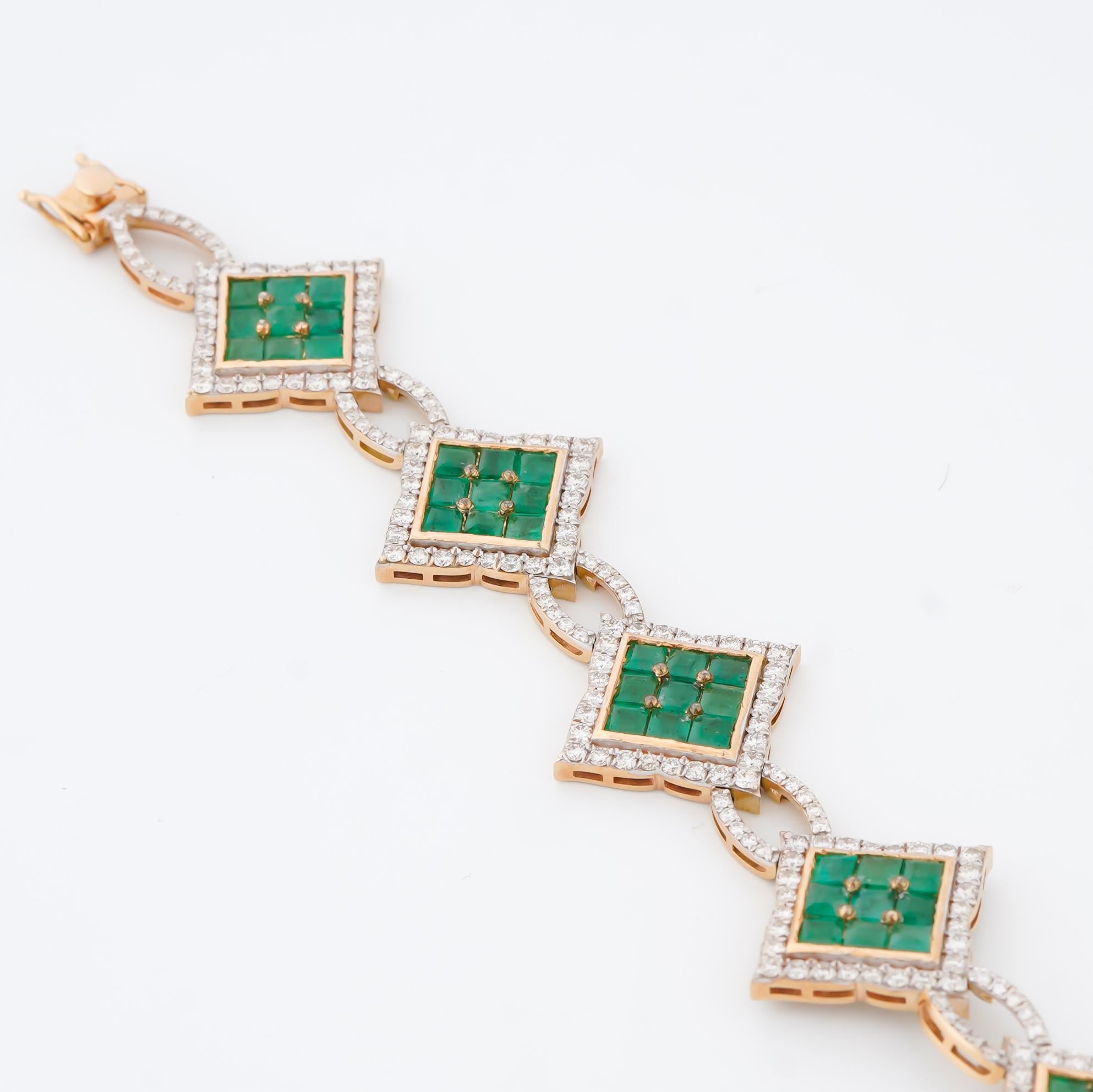 G.W = 21.840gm
N.W = 19.346gm
Diamond = 3.90cts
Emerald = 8.57cts
Follow us on insta (divinejewellerylounge)
N