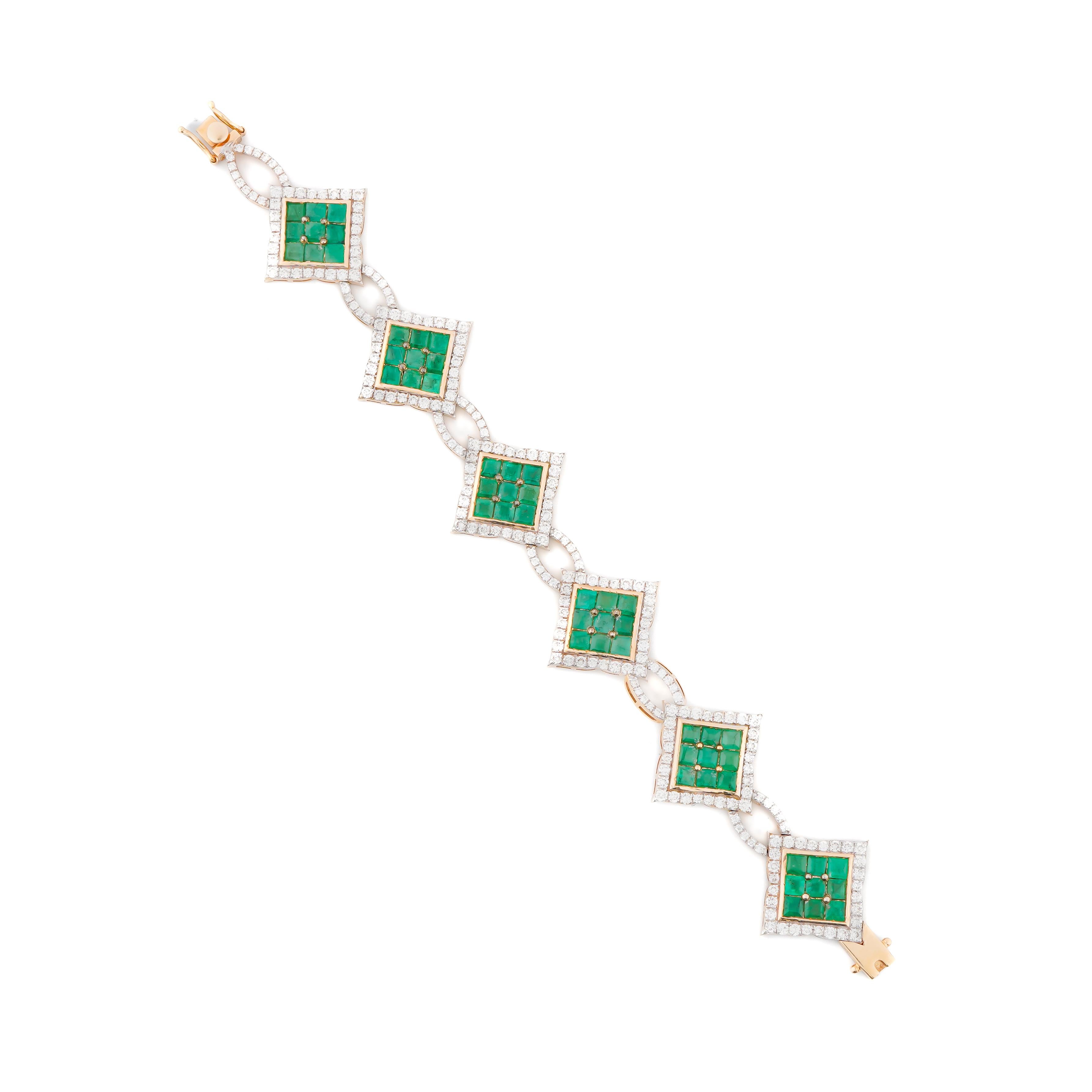 Women's Natural Emerald & diamond Bracelet in 14k gold For Sale