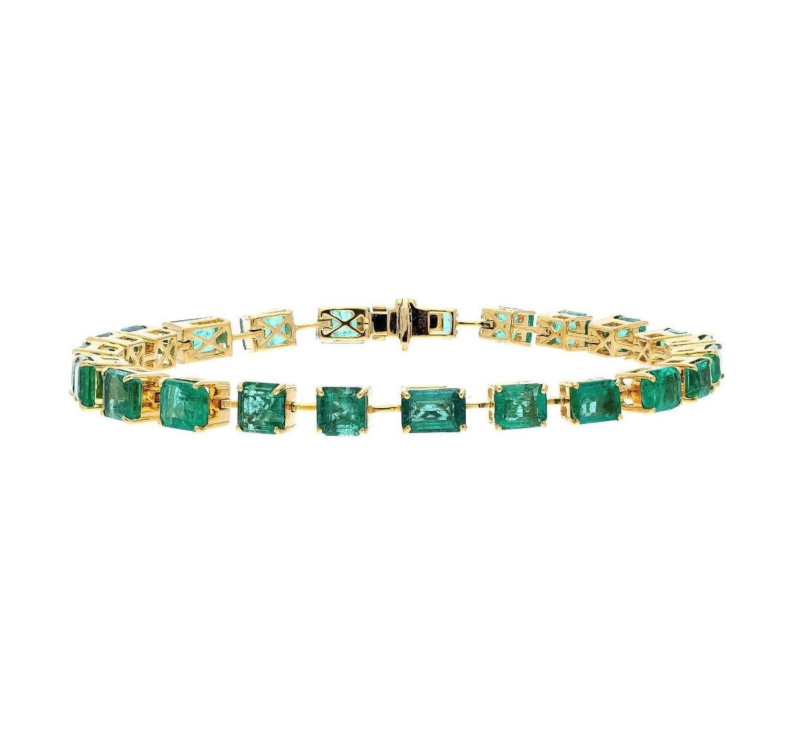 Gemstone : Emerald
❋ Gemstone Size : Mix  
❋ Gemstone Shape : Mix 
❋ Gemstone Weight : 10.06 cts 
❋ Gemstone Type : Natural

METAL DETAILS :
===============
❋ Metal Purity : Solid 18K Gold 
❋ Metal Color : Yellow Gold
❋ Bracelet Length : 6.75 Inch