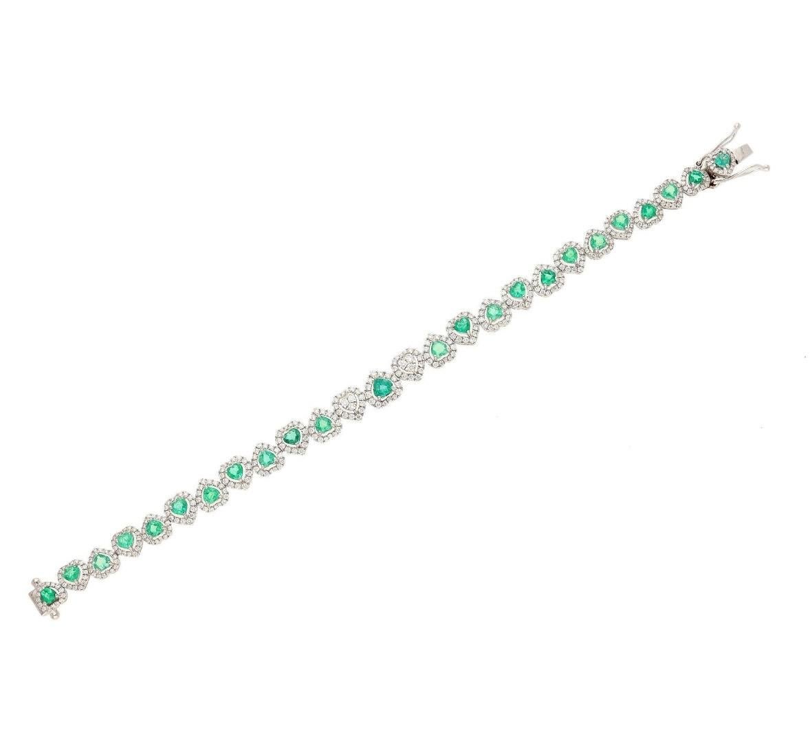  Piedra : Esmeralda y Diamante
❋ Color Tamaño de la Piedra : 3,00 - 3,50 MM Aprox. (± 0,20 MM)
❋ Forma de la Piedra : Corte Corazón
❋ Color de la piedra : Como se muestra en la foto
Peso de la piedra: 2,75 quilates. Aprox.
❋ Tipo de piedra :