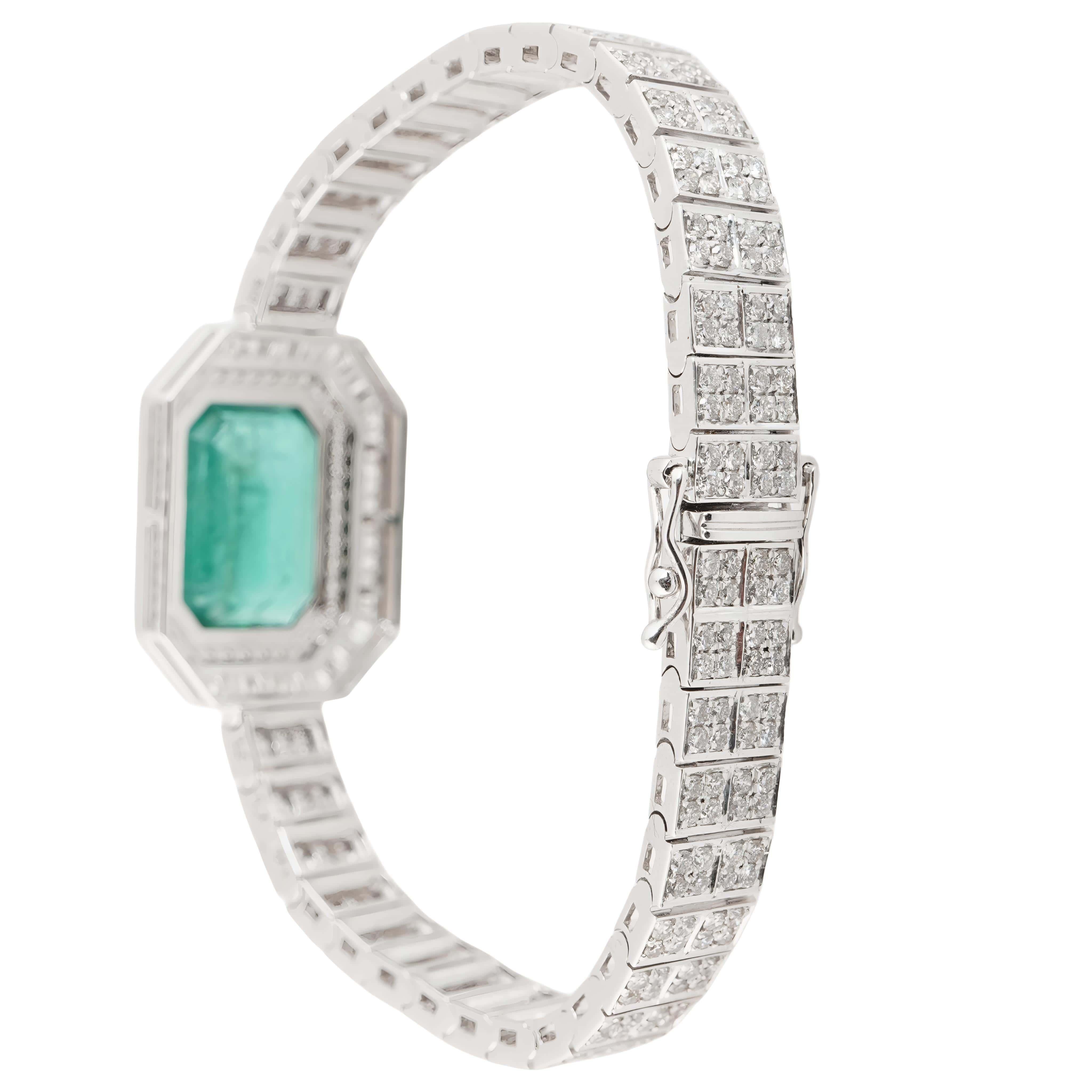 Bracciale con smeraldo zambiano di alta qualità e diamanti in oro 18 carati In condizioni Nuovo in vendita a jaipur, IN
