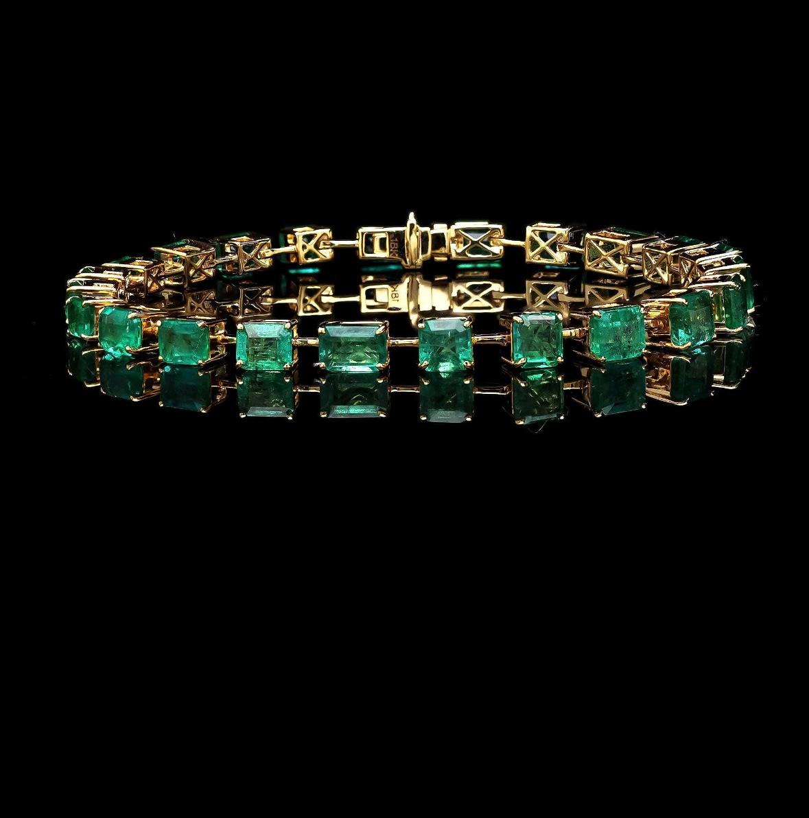 Emerald Cut Natural emerald diamond bracelet in 18k gold