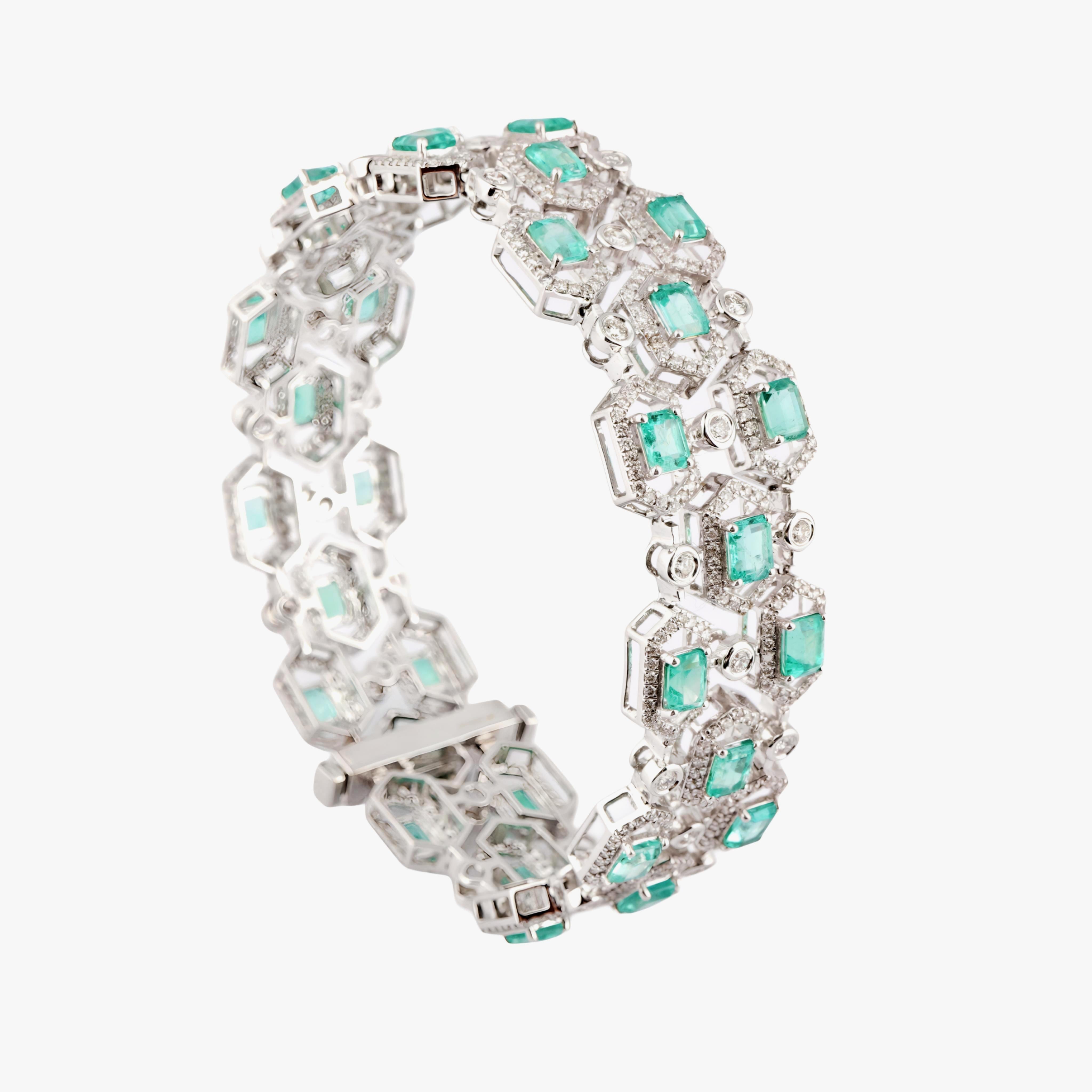 Bracciale con smeraldo naturale e diamanti in oro 18 carati In condizioni Nuovo in vendita a jaipur, IN