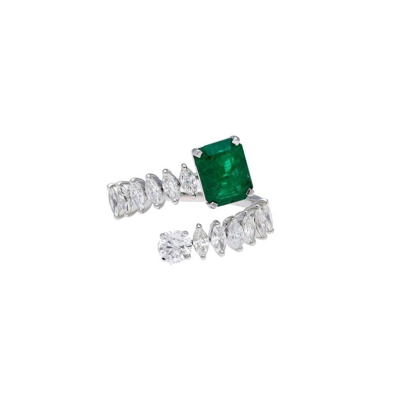 Contemporary Natural Emerald Diamond Bypass Ring / Marquise Diamond 18k White Gold Ring For Sale