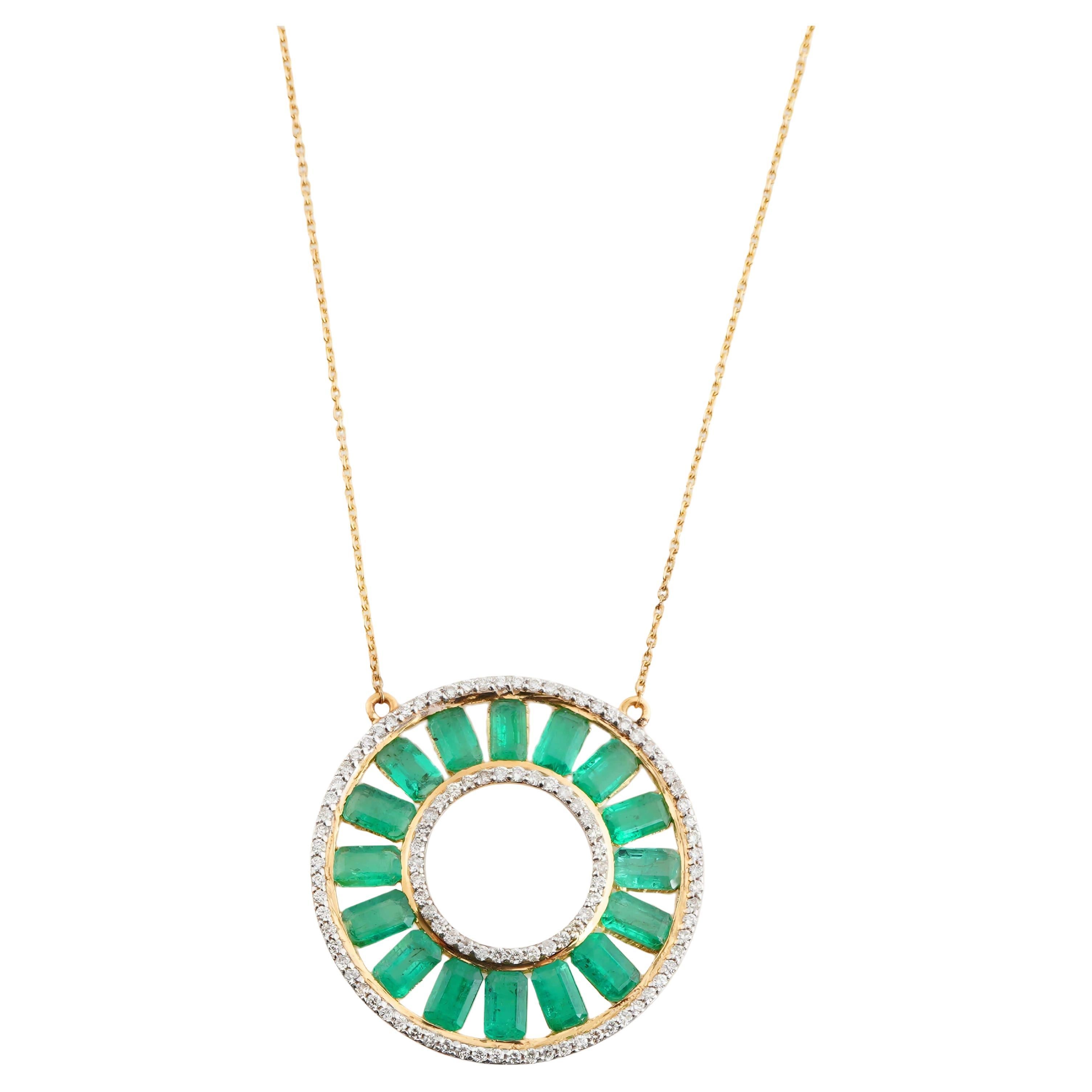 Natural Emerald  diamond Chain pendant in 18k gold