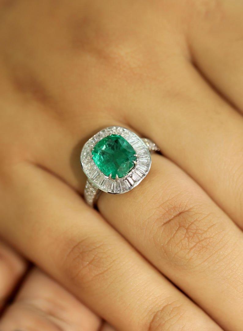 Natural Emerald diamond cushion cut statement white ring gold For Sale 1