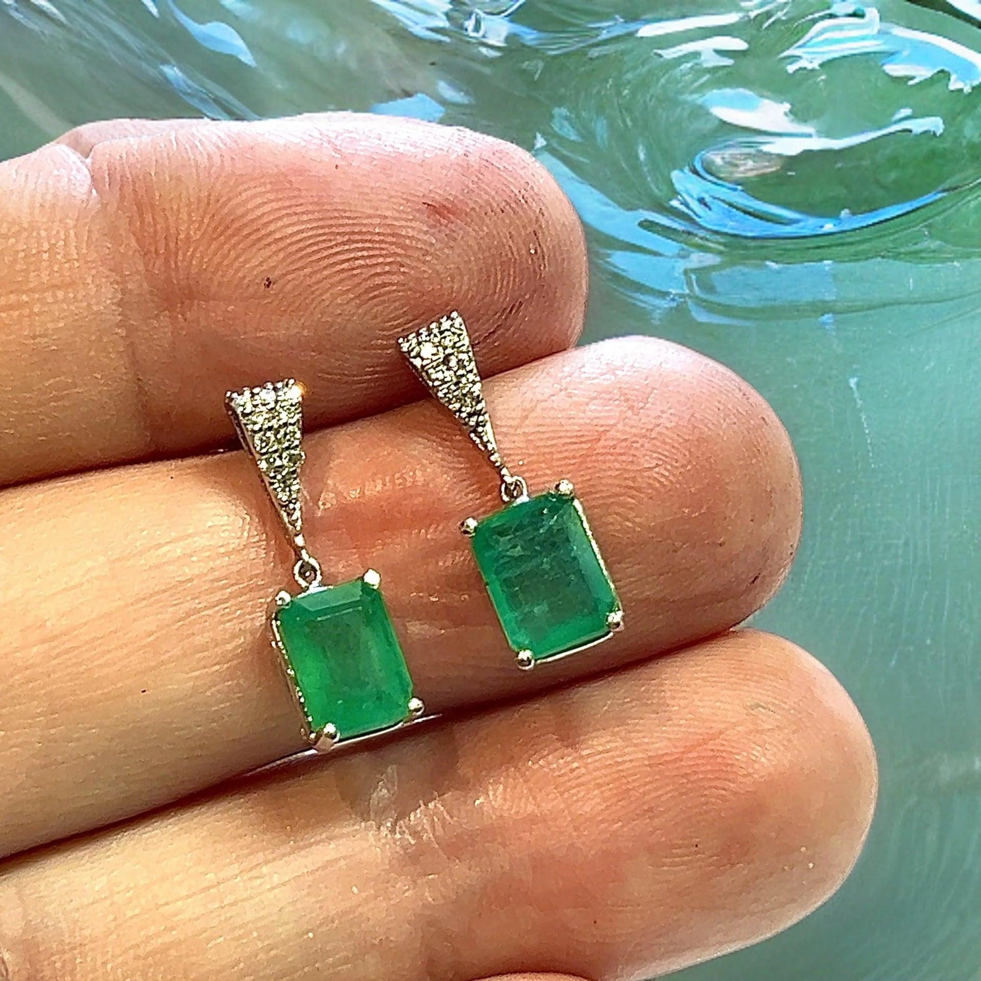 Natural Finely Faceted Quality Emerald Diamond Dangle Earrings 14k WG 2.99 TCW Certified $4,950 111889

Please look at the video attached for this item. With the video you can see the movement of the item and appreciate the faceting and details