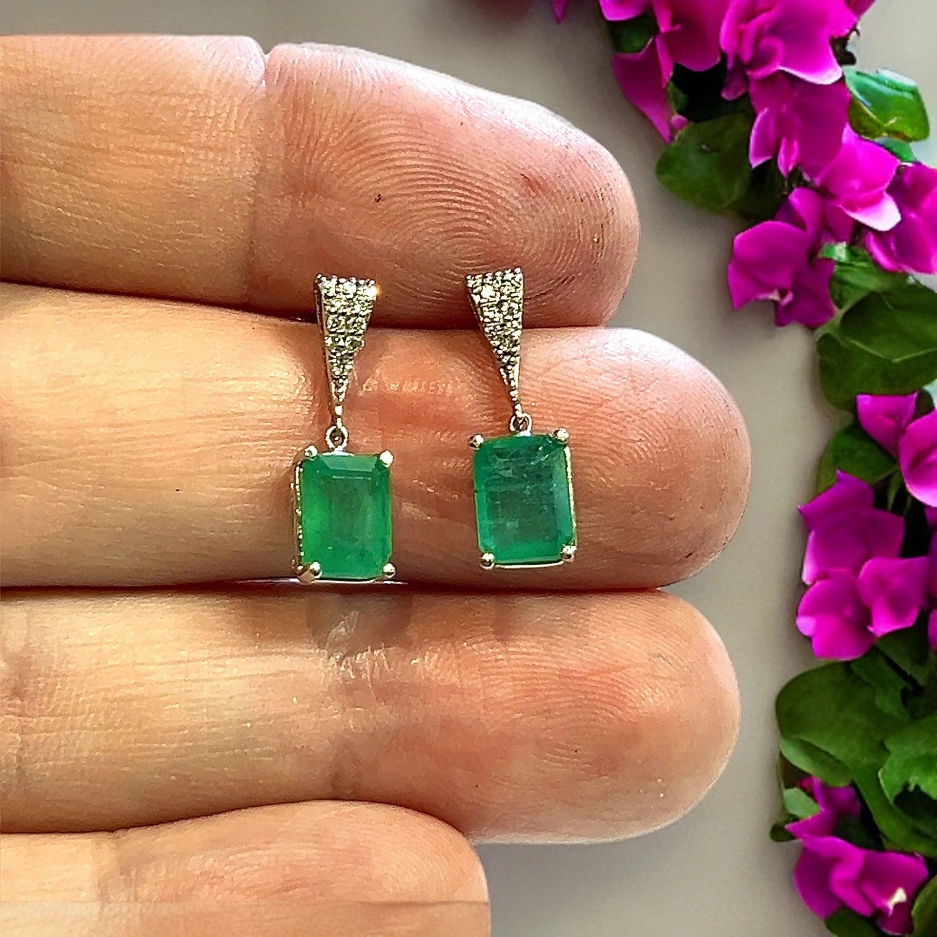 Natürliche Smaragd-Diamant-Ohrhänger 14k WG 2,99 TCW zertifiziert  Damen im Angebot
