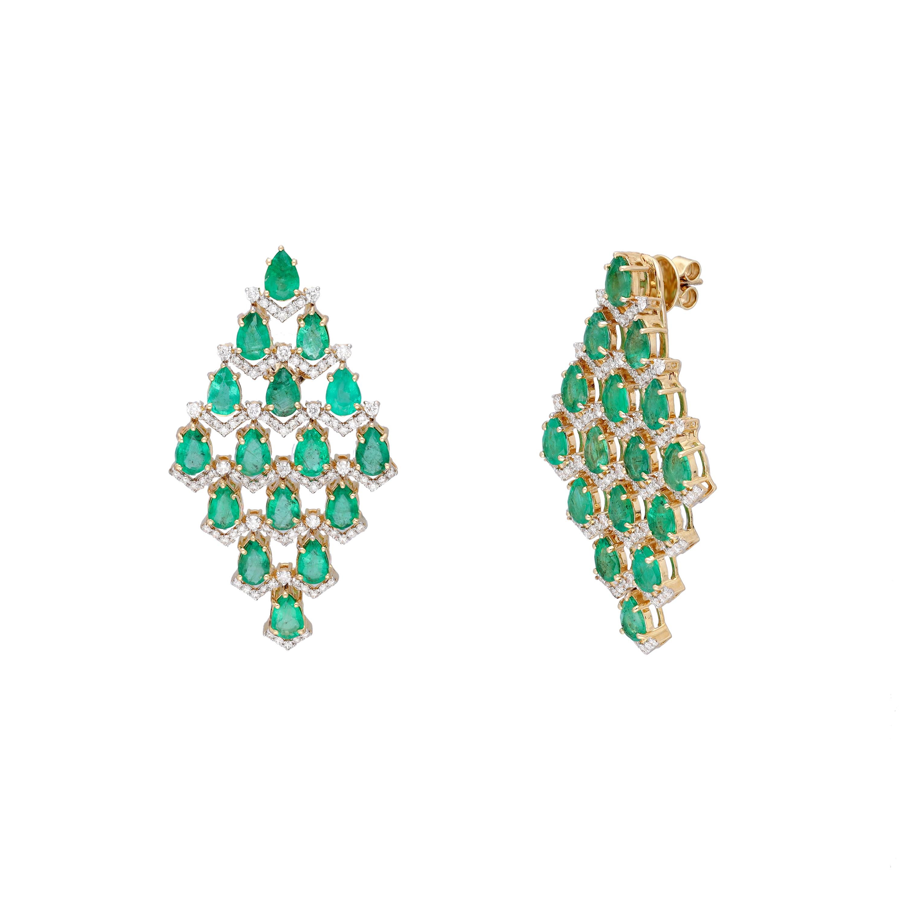 Questo è un orecchino con smeraldo naturale e diamante in oro 14k. Gli smeraldi sono di altissima qualità e i diamanti di ottima qualità, la purezza è vsi e il colore G

Smeraldo: 10,82 carati
Diamante: 1,63 carati
oro : 18,950 gm

Questo è un pezzo