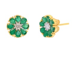Natural Emerald & Diamond Earring in 18k Gold