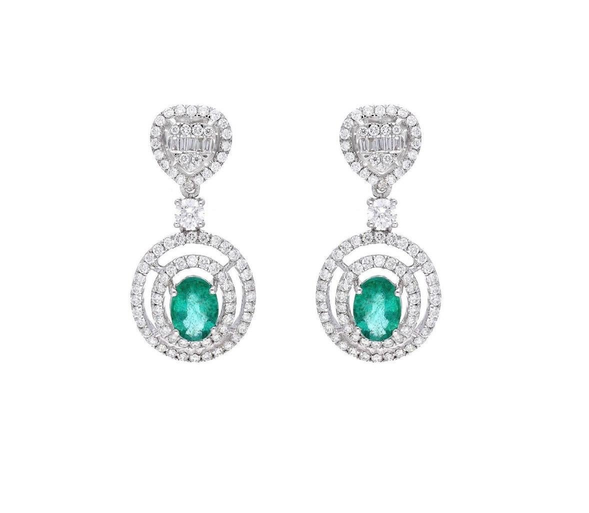 Donna Natural Emerald & Diamond Earring in 18k Gold in vendita