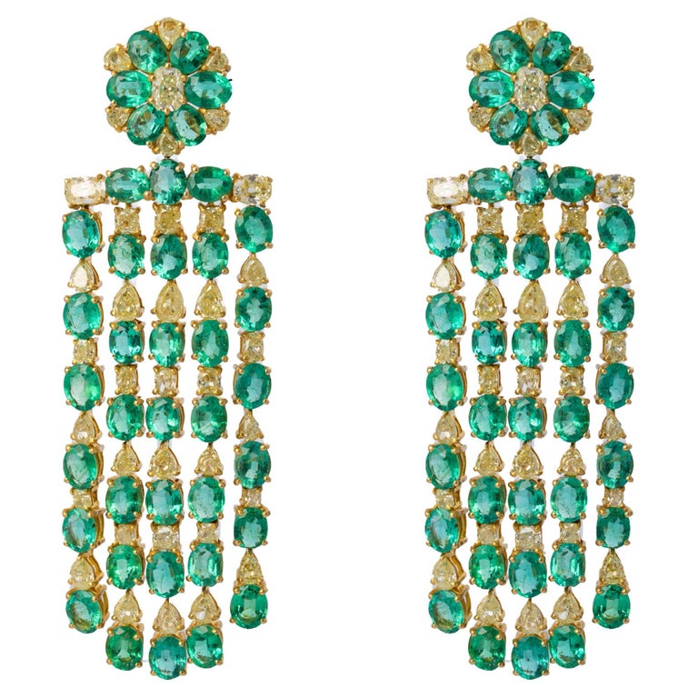 Natural Emerald Diamond Earring in 18k Gold For Sale at 1stDibs