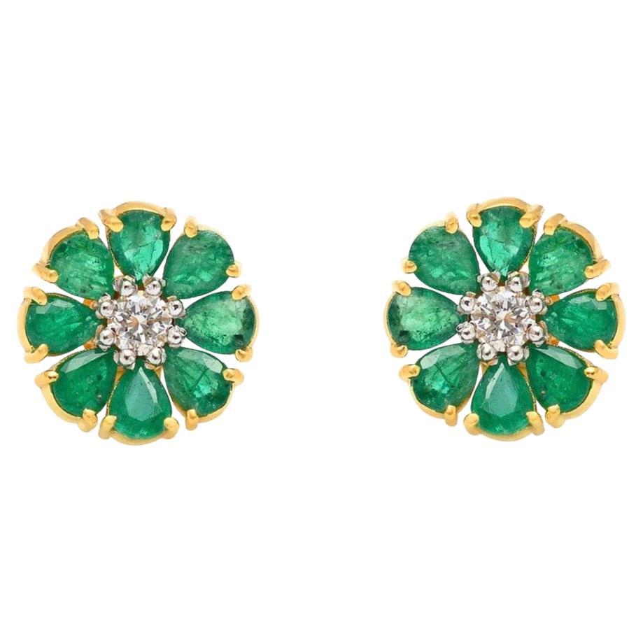 Natural Emerald & Diamond Earring in 18k Gold For Sale