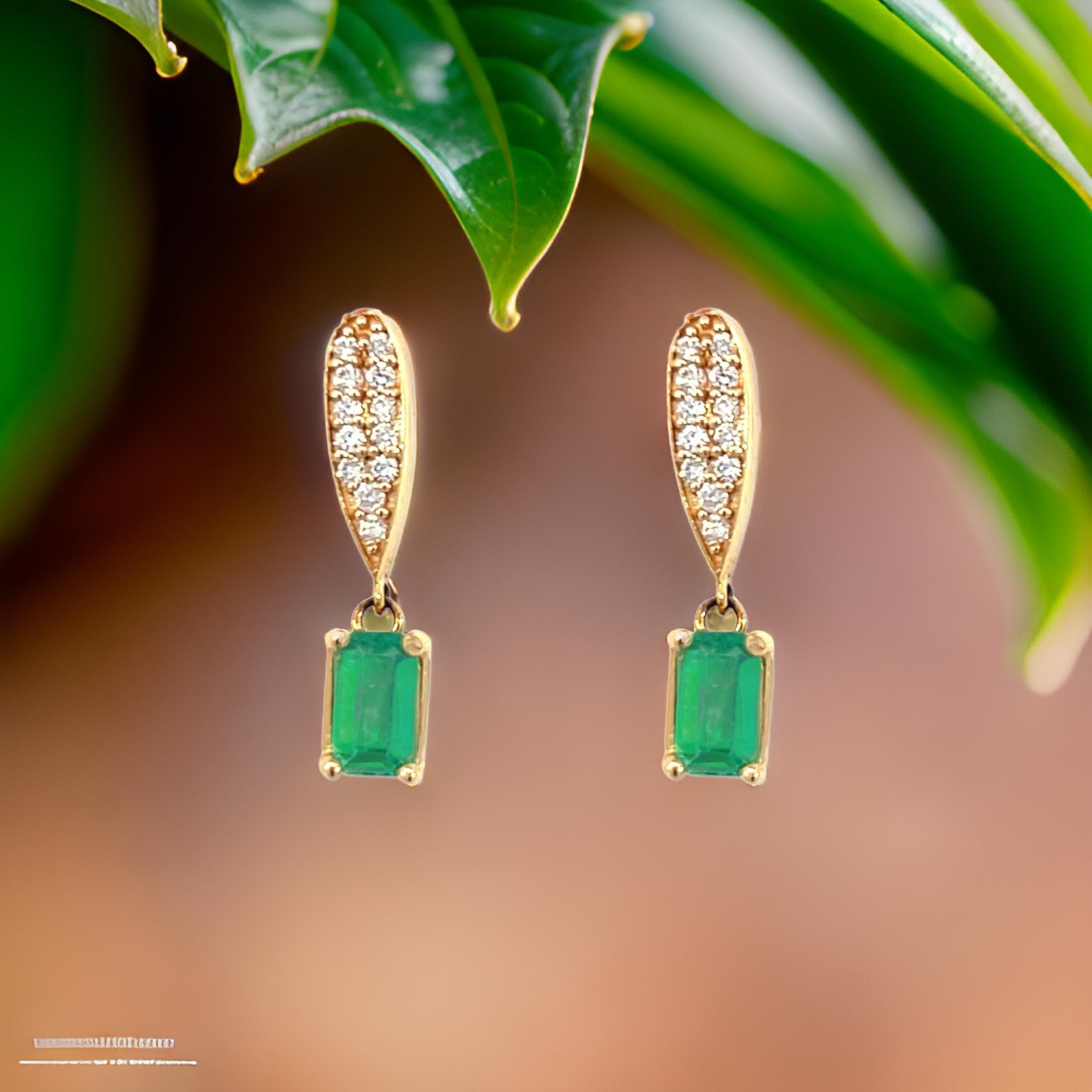 Orecchini con diamante smeraldo naturale in oro giallo 14k 1,09 TCW certificato In condizioni Nuovo in vendita a Brooklyn, NY