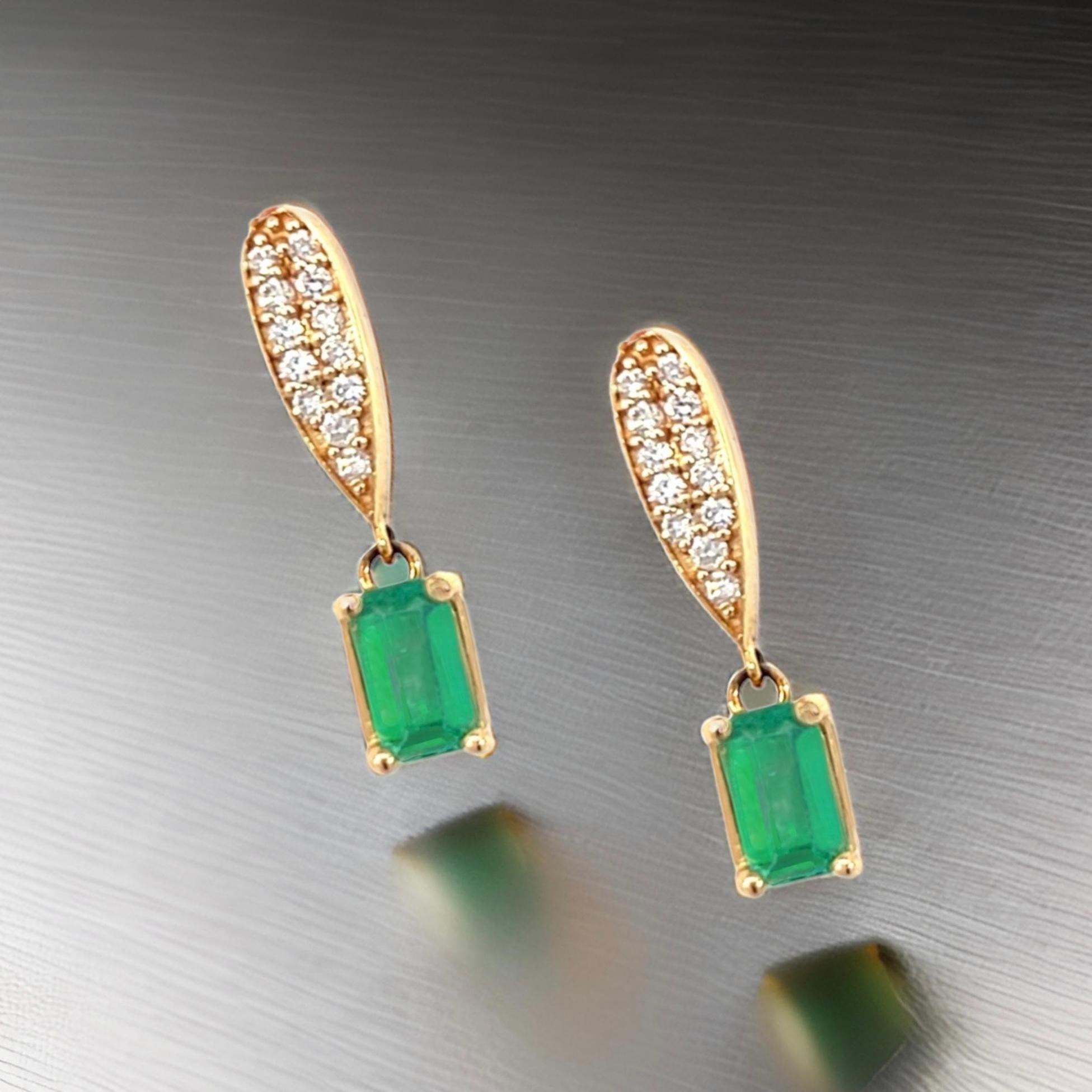 Orecchini con diamante smeraldo naturale in oro giallo 14k 1,09 TCW certificato in vendita 1