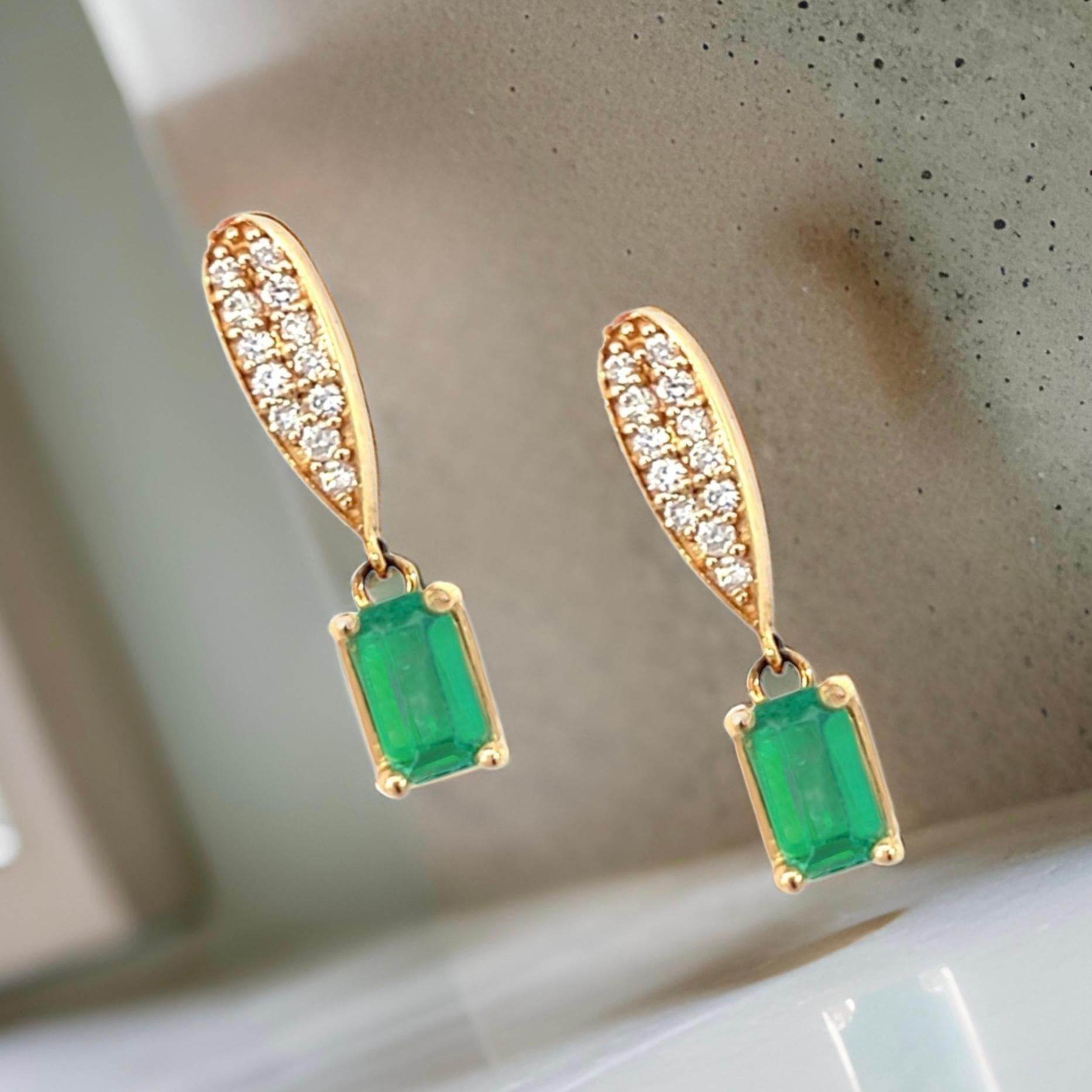 Orecchini con diamante smeraldo naturale in oro giallo 14k 1,09 TCW certificato in vendita 4