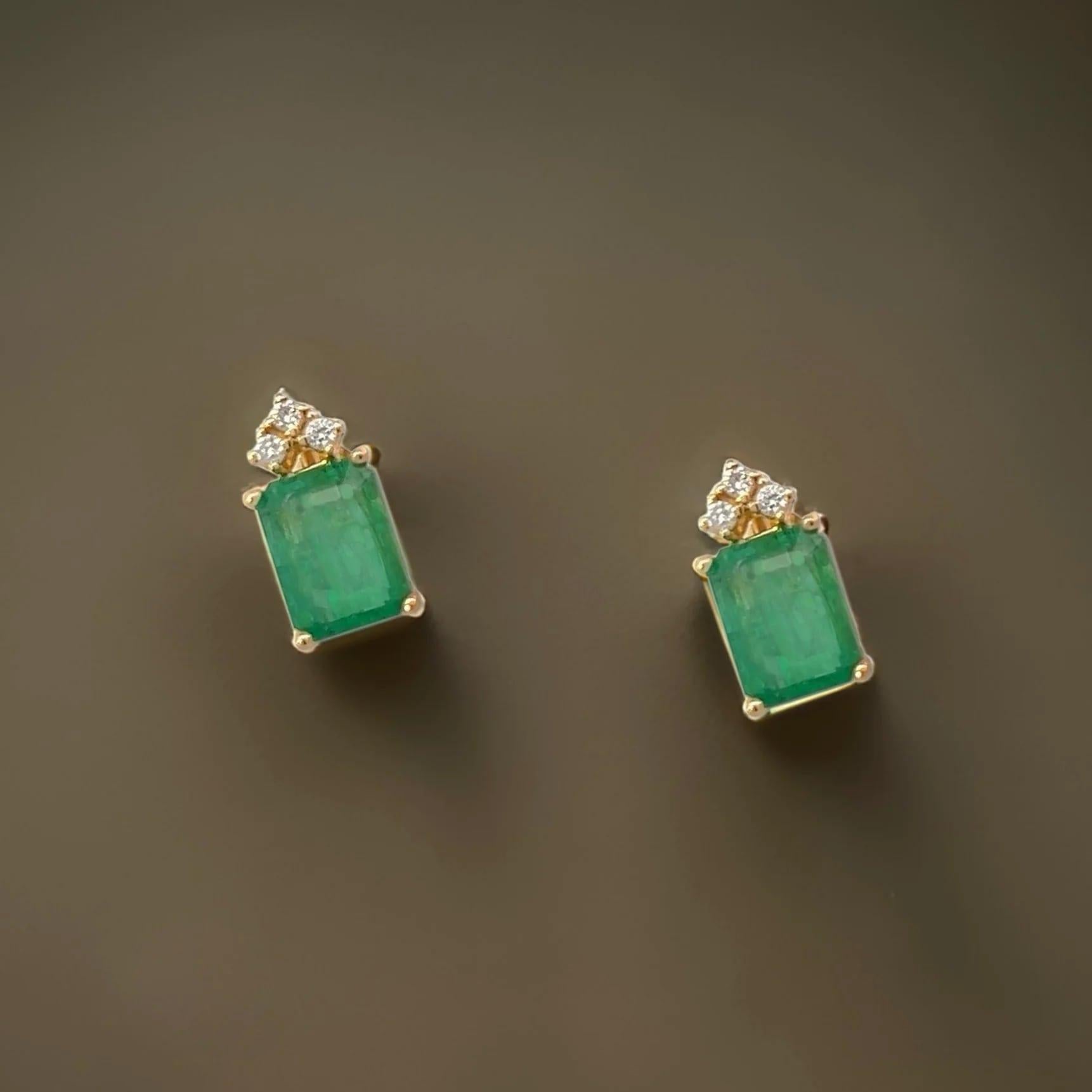 Women's Natural Emerald Diamond Earrings 14k Yellow Gold 3.0 TCW Certified