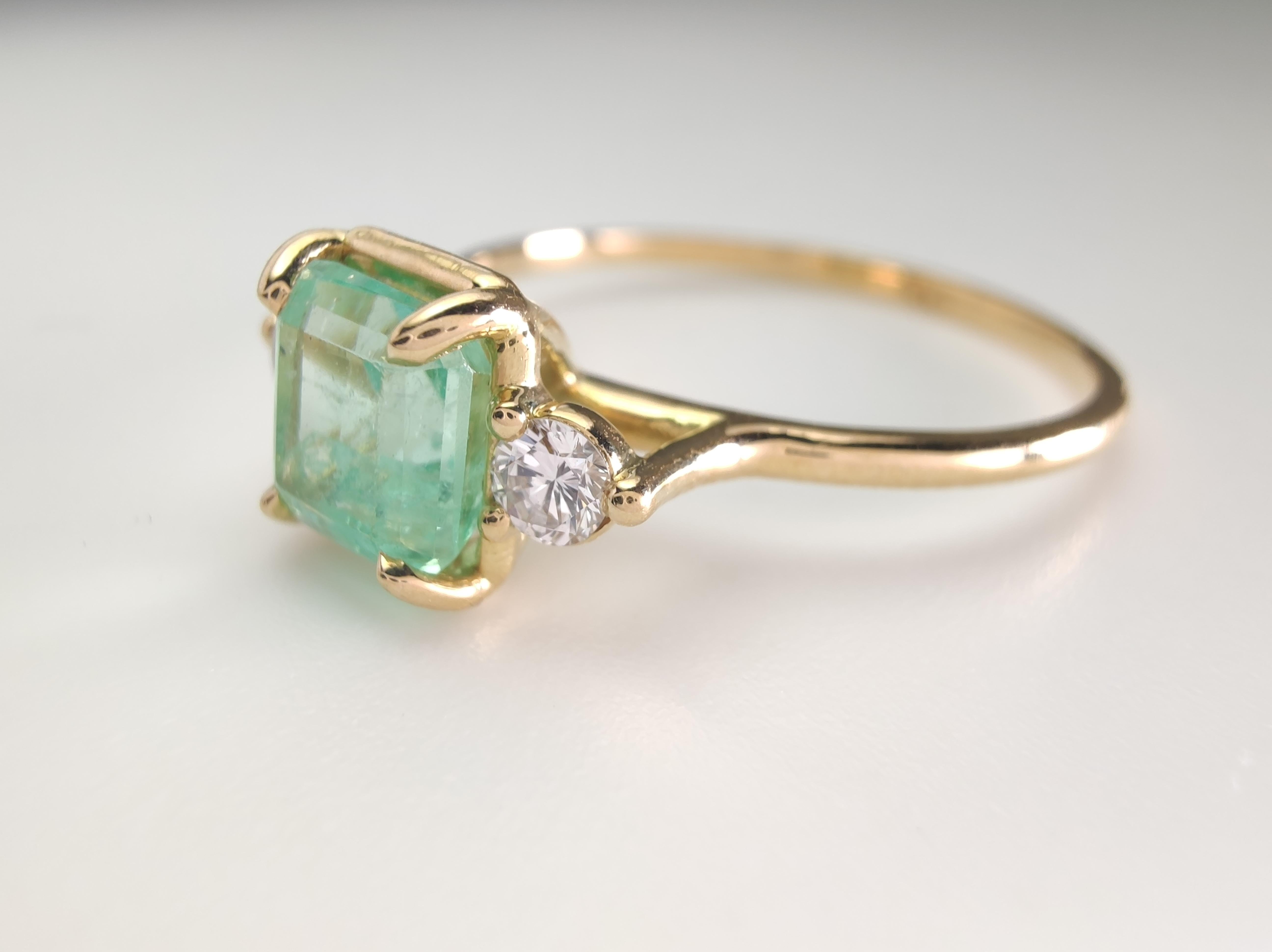 Natural Emerald Diamond Engagement Ring, 18K Gold - 1