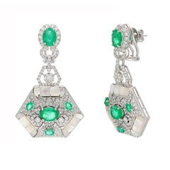 Natural Emerald Diamond Gold Earring / mother of Pearl 18k