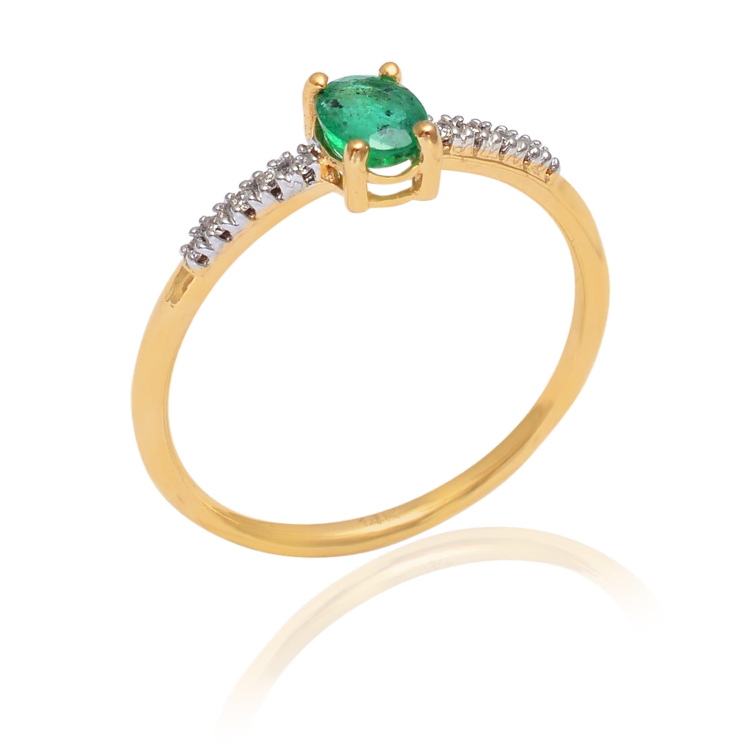 This ring is made of 14K yellow gold and set with an emerald gemstone. The ring is handmade with love to make you fall in love. 

Specifications:

Dimensions: Ring Size-7.25 US, Top-4*6 MM
Gross Weight: 1.57 gms
Gold Weight: 1.494 gms
Gold Purity: