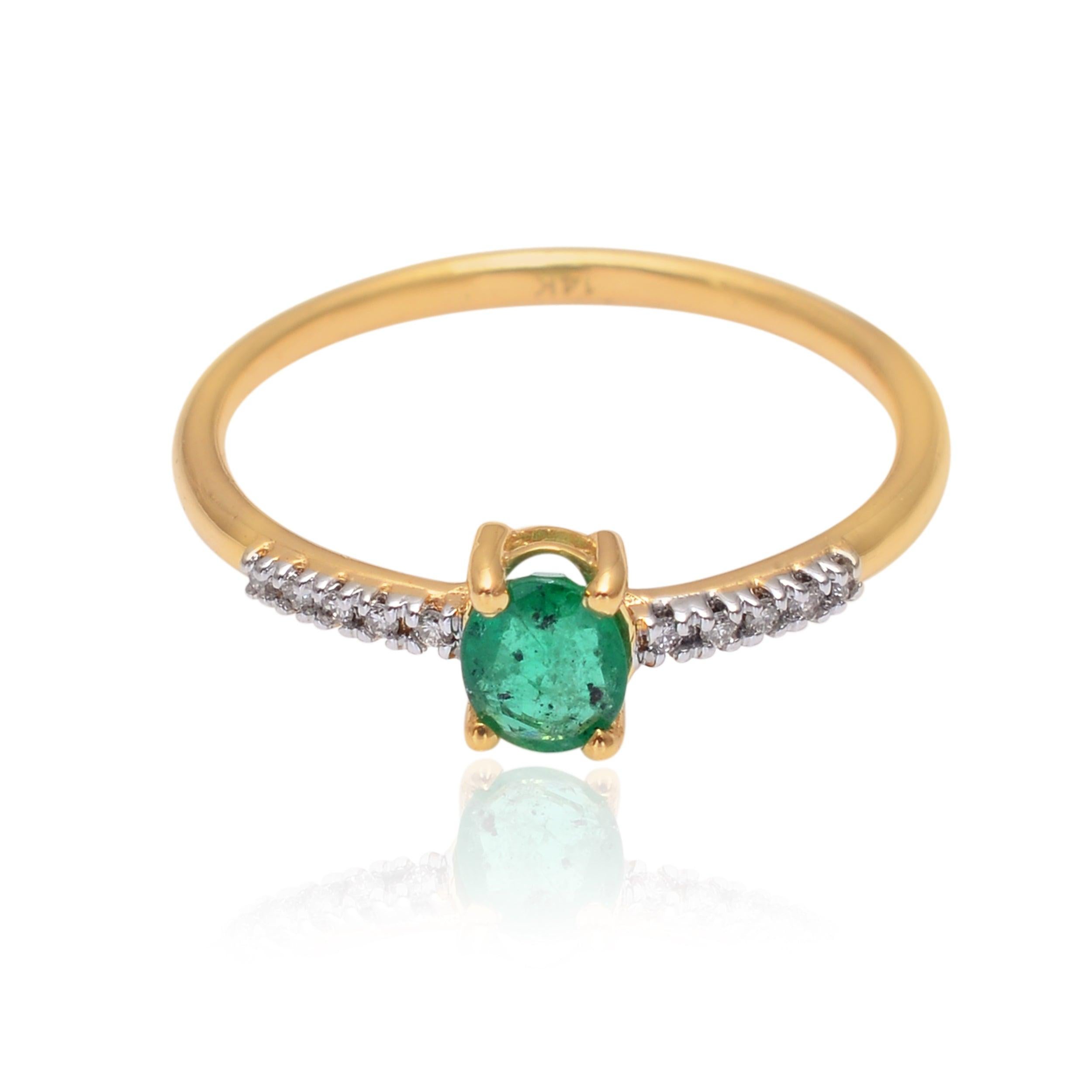 Contemporary Natural Emerald & Diamond Gold Ring in 14k For Sale