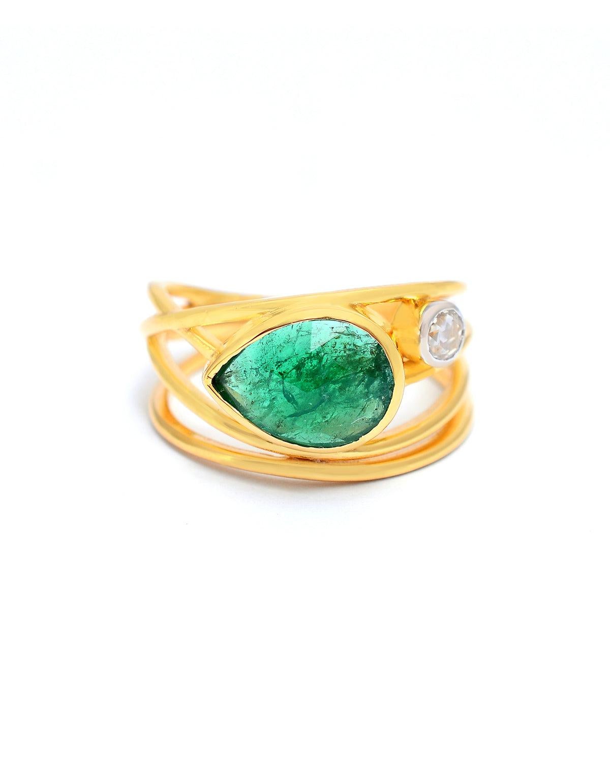 Contemporary Natural Emerald & Diamond Gold Ring in 14K For Sale